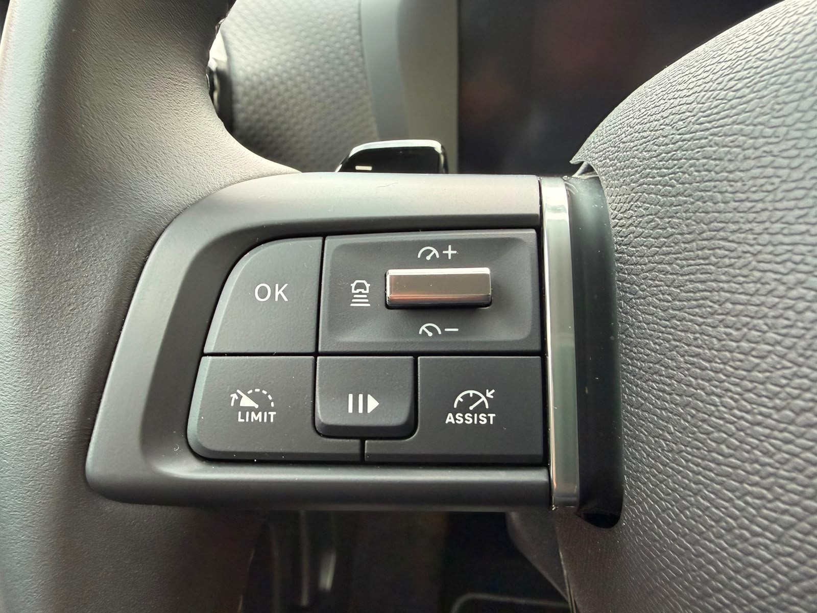CITROEN C4 X HEV Max-image-18