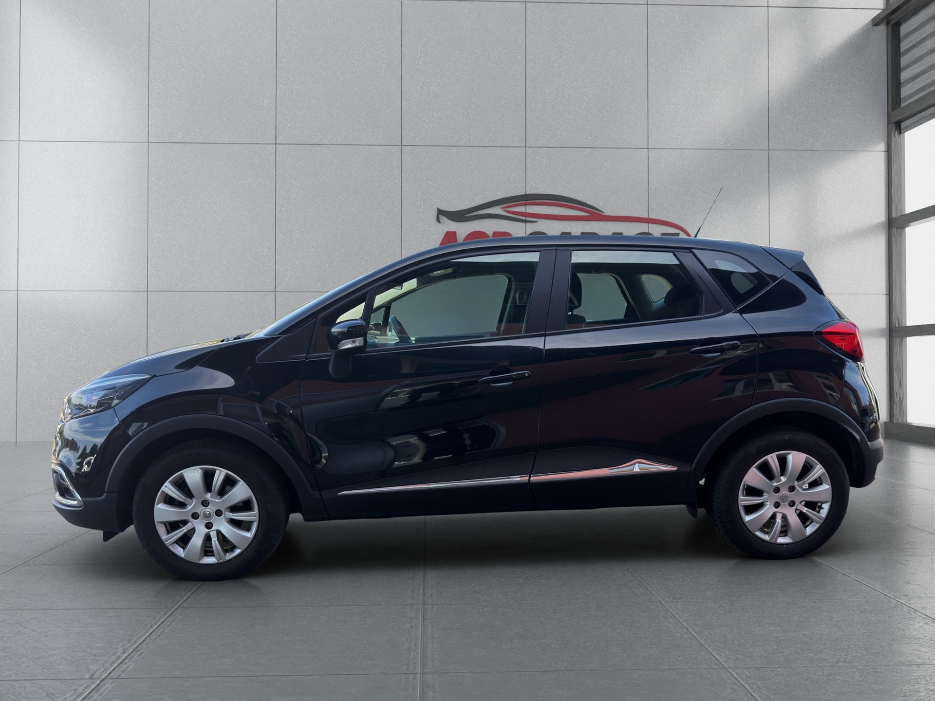 RENAULT Captur 1.2 T Helly Hansen EDC-image-4