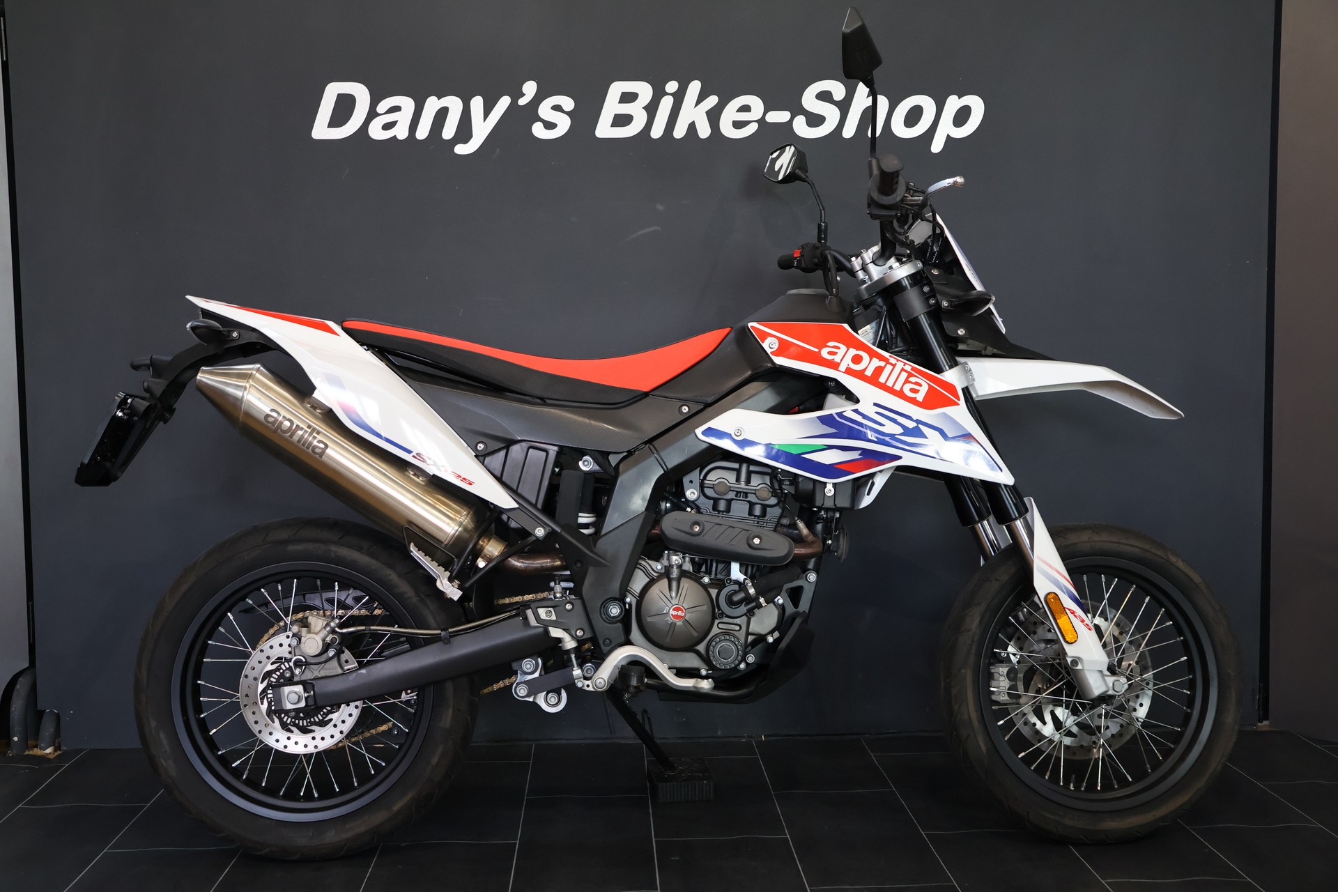 APRILIA SX 125 ABS-showroom-element-3