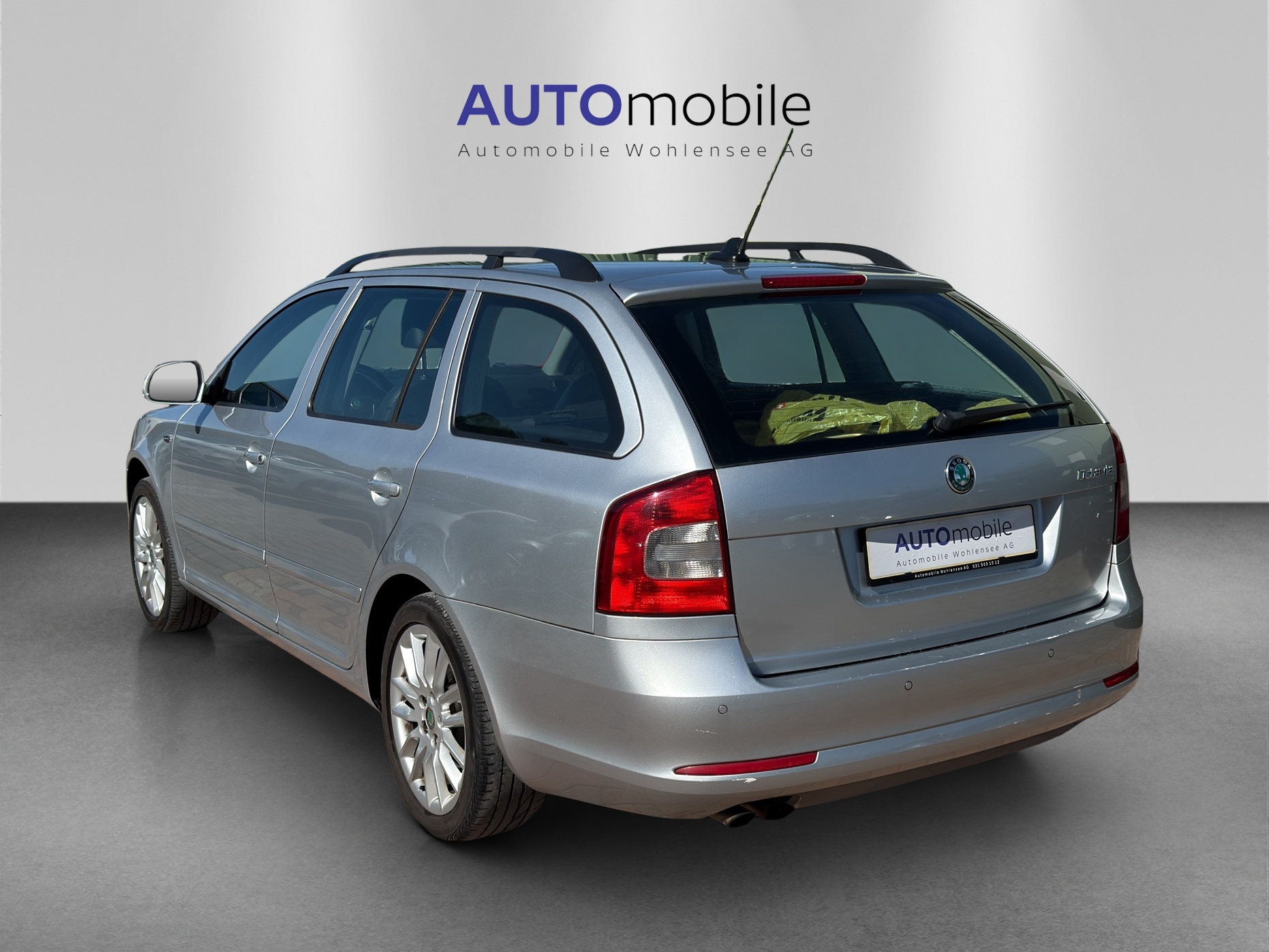 SKODA Octavia Combi 1.8 TSI Laurin & Klement DSG-image-6