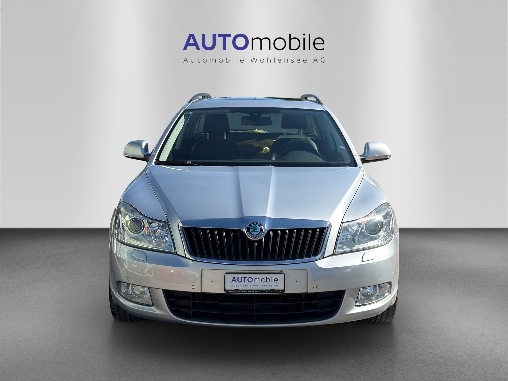 SKODA Octavia Combi 1.8 TSI Laurin & Klement DSG-image-2