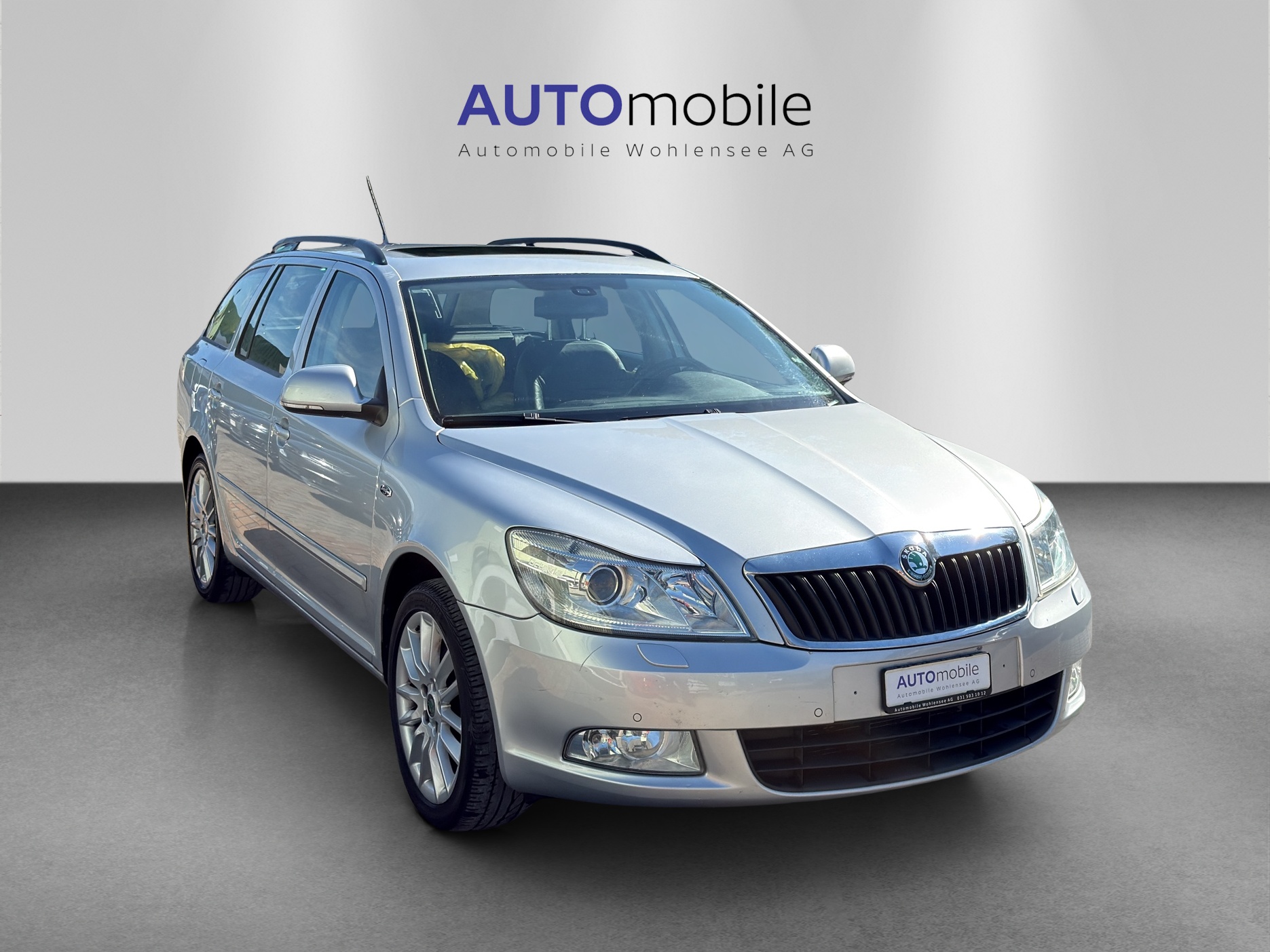 SKODA Octavia Combi 1.8 TSI Laurin & Klement DSG-image-3
