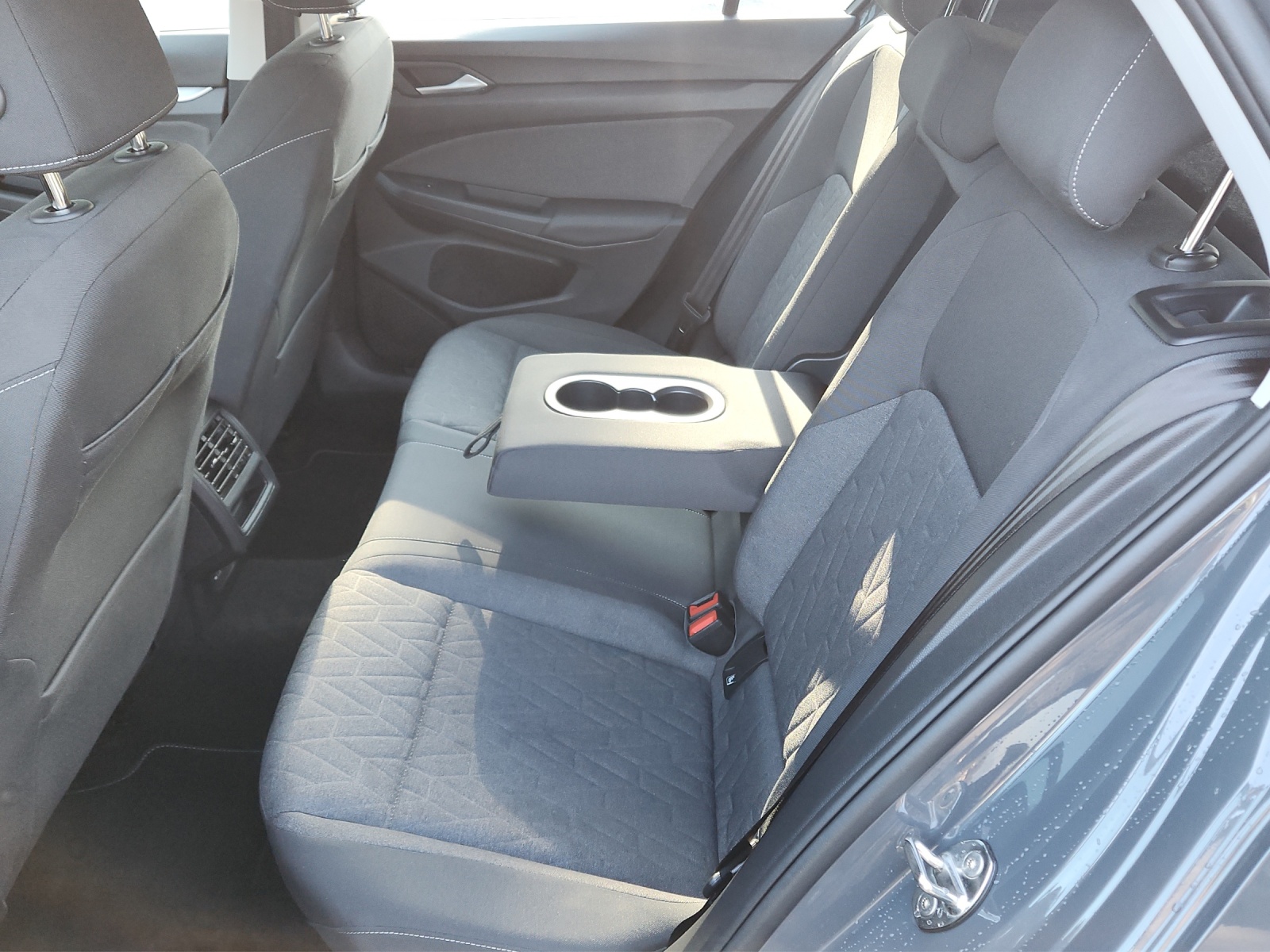 VW Golf 1.5 e TSI mHEV Life DSG-image-10
