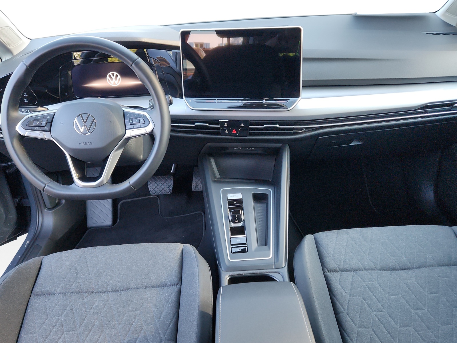 VW Golf 1.5 e TSI mHEV Life DSG-image-7