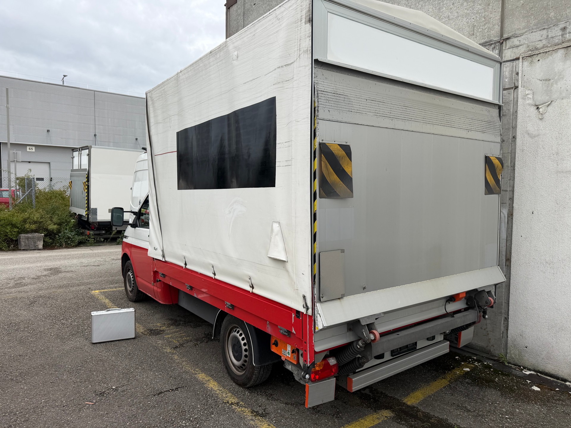 VW T6.1 2.0 TDI 4Motion DSG-image-1