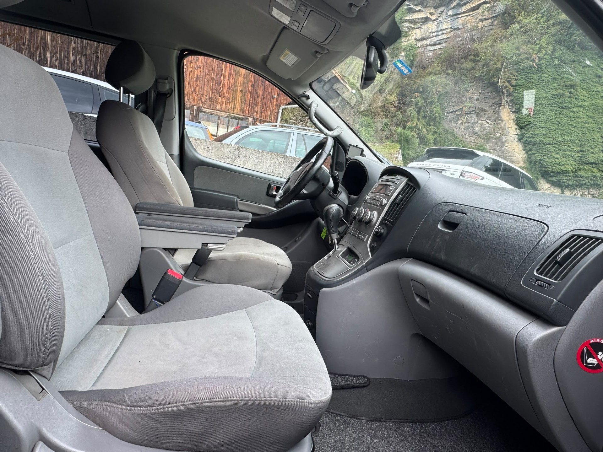 HYUNDAI H-1 People 2.5 CRDi HP-image-12