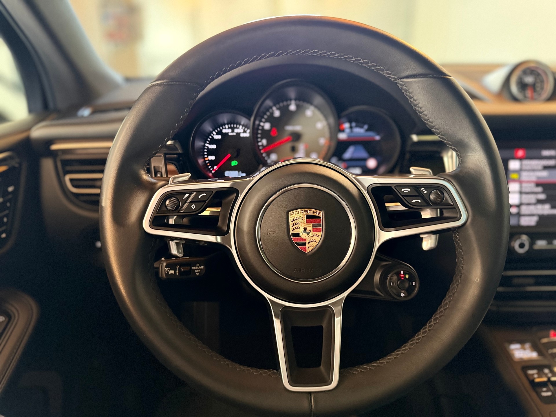 PORSCHE Macan S PDK-image-14
