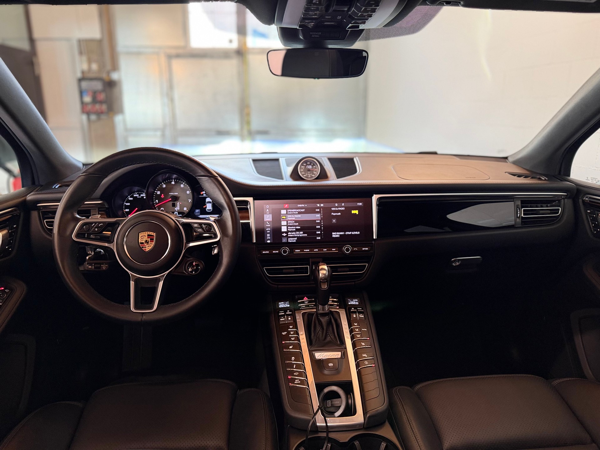 PORSCHE Macan S PDK-image-11