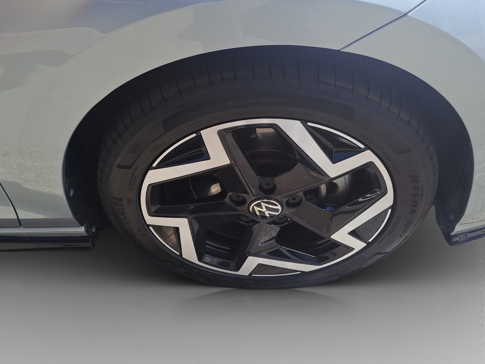 VW Golf Variant 2.0 TSI R-Line DSG 4 Motion-image-14