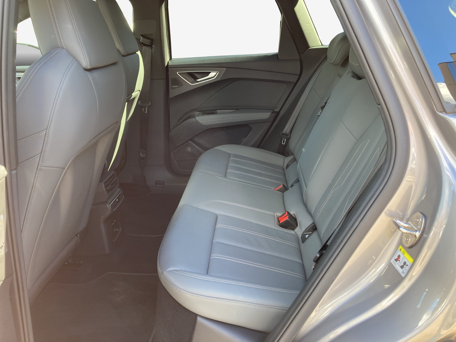 AUDI Q4 e-tron 50 quattro-image-12