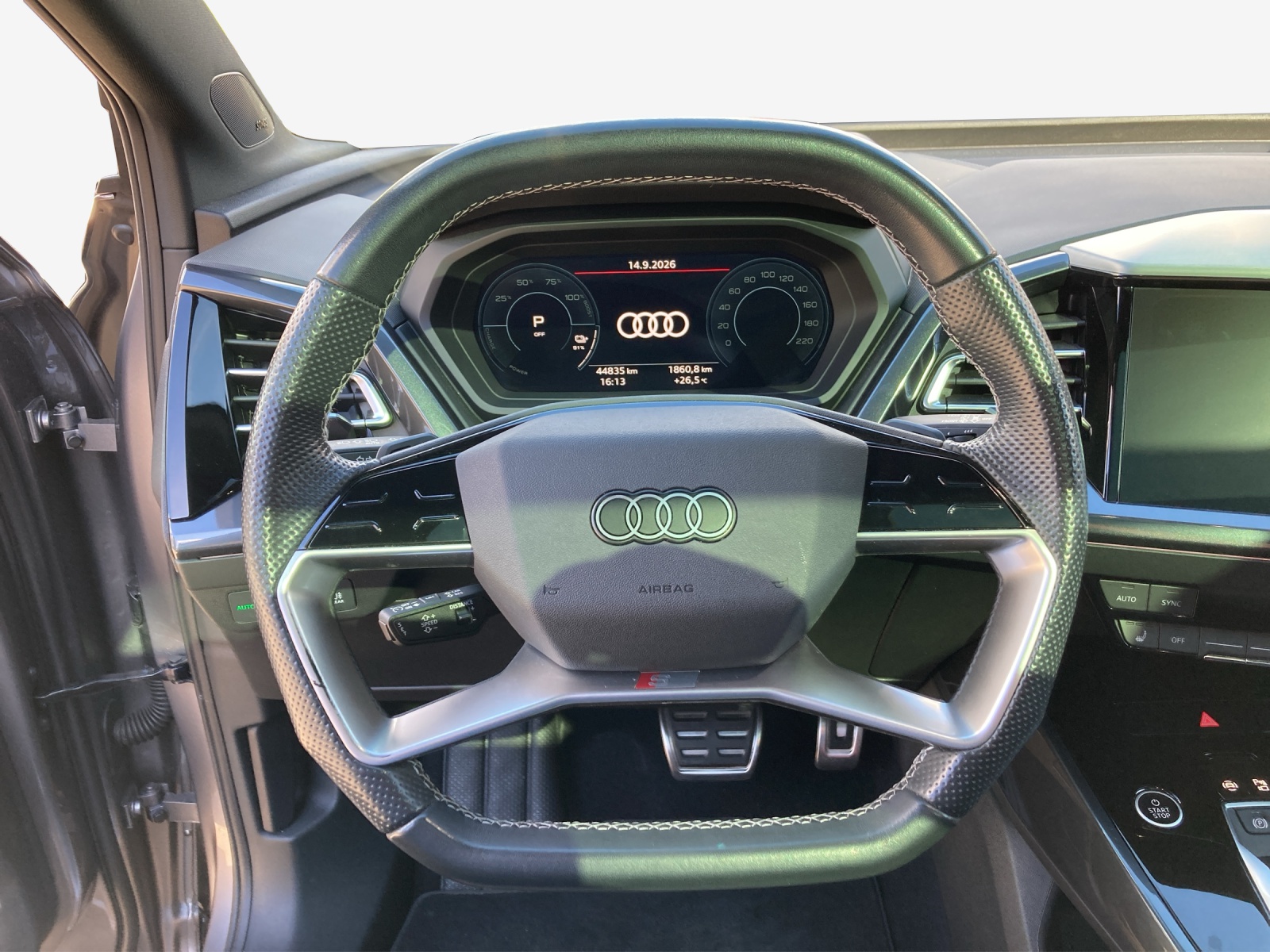 AUDI Q4 e-tron 50 quattro-image-10