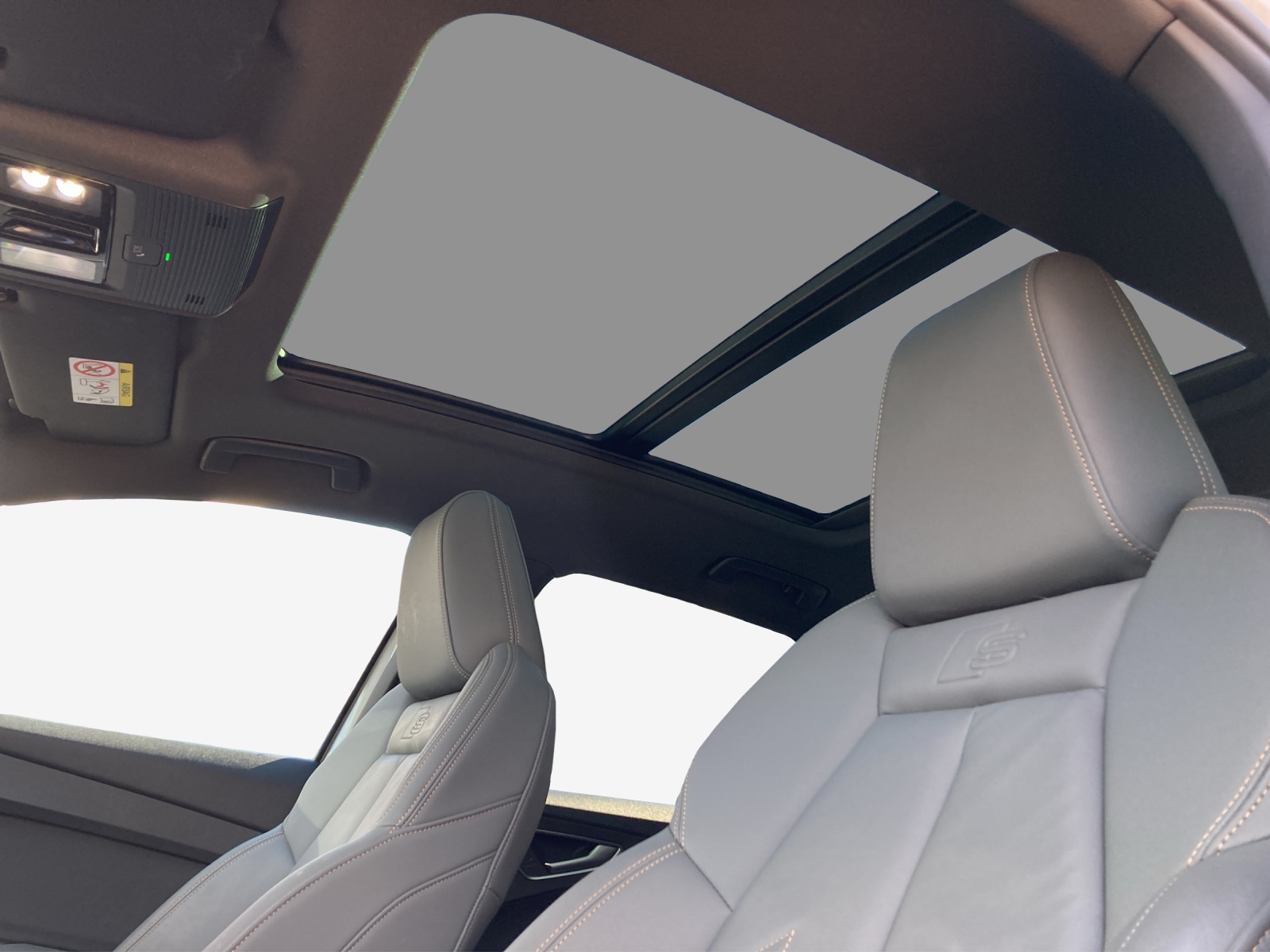 AUDI Q4 e-tron 50 quattro-image-14