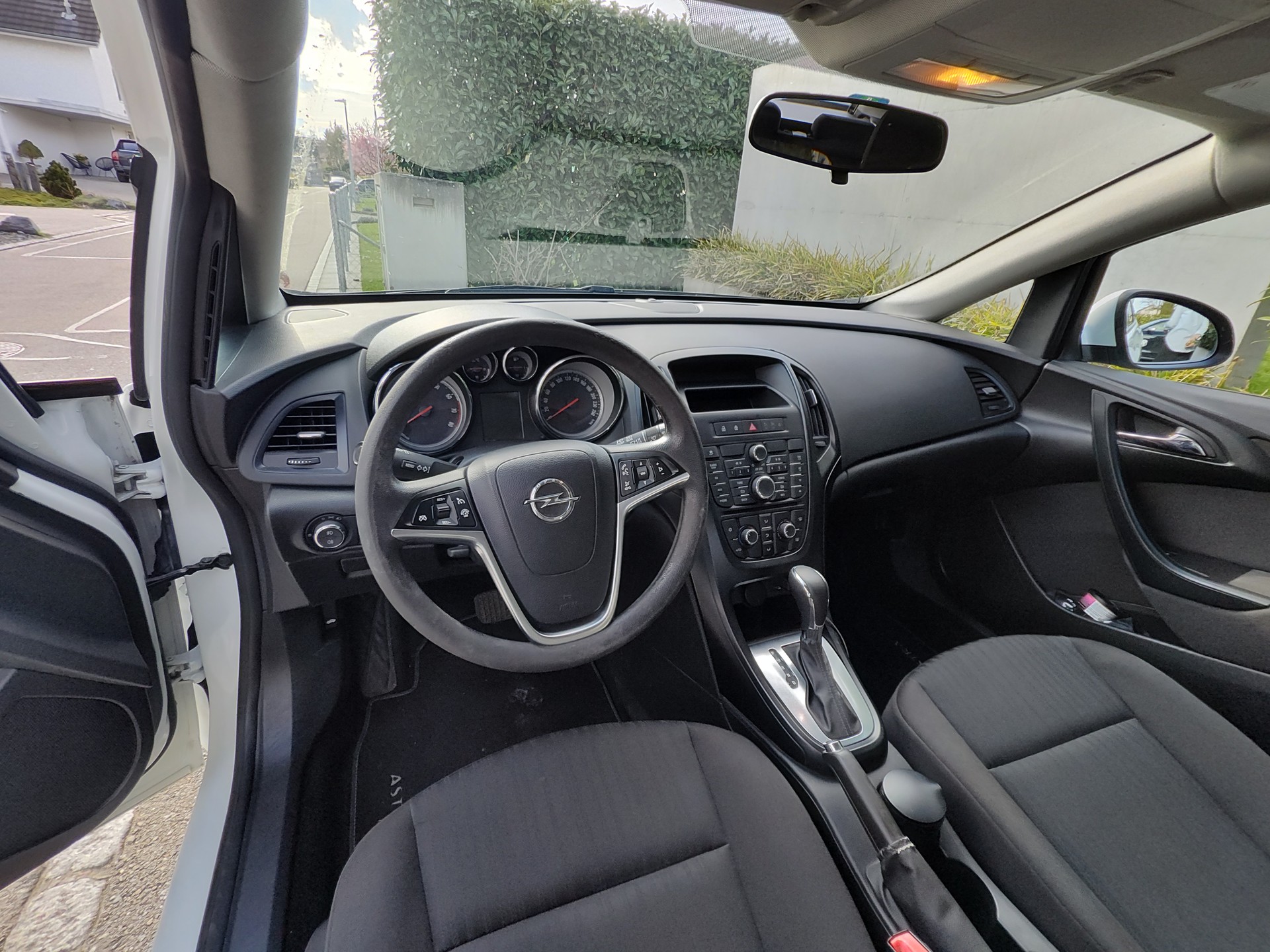 OPEL 1.4 T 140 eTEC Cosmo-image-2