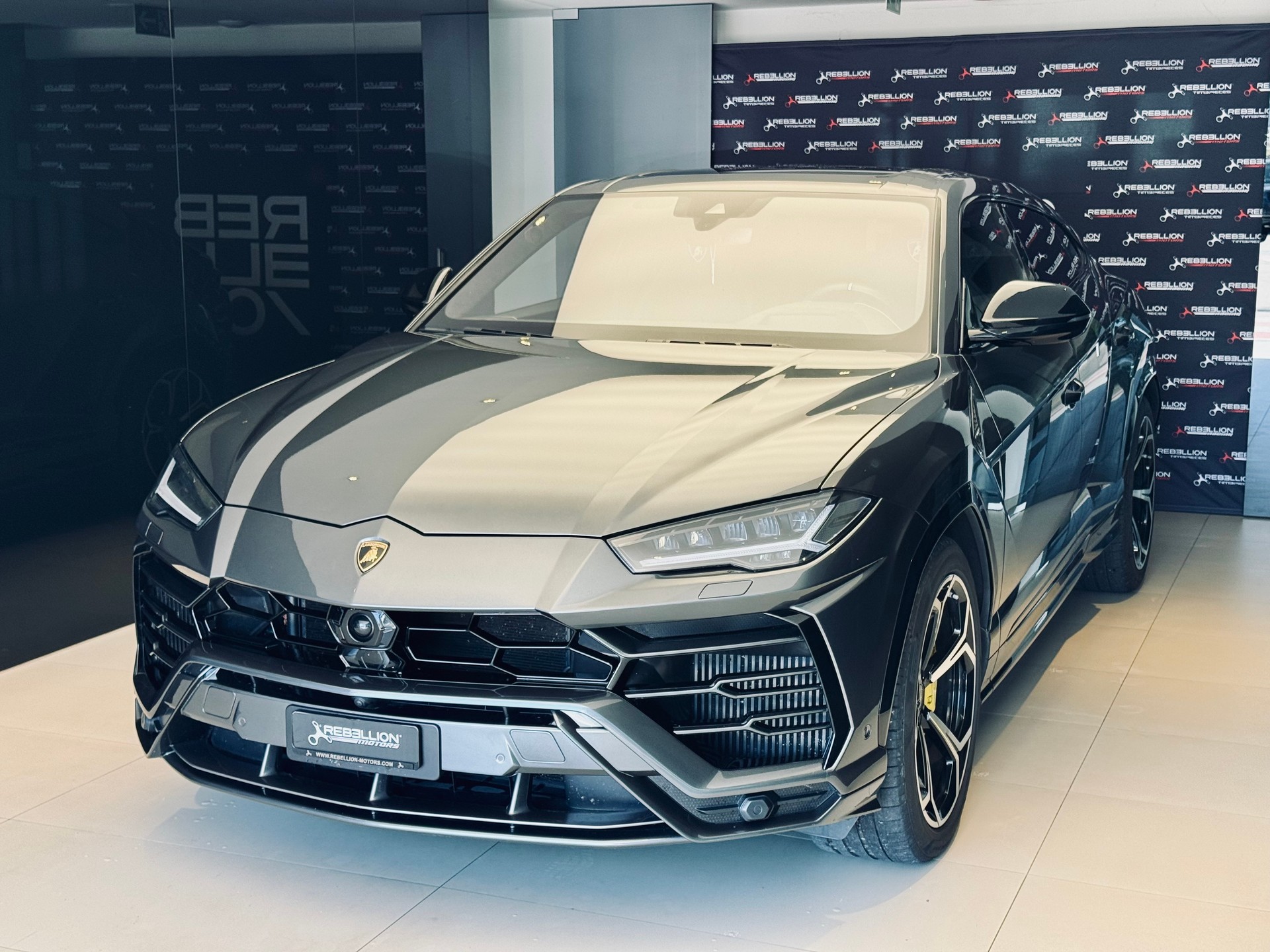 LAMBORGHINI Urus E-Gear-image-0