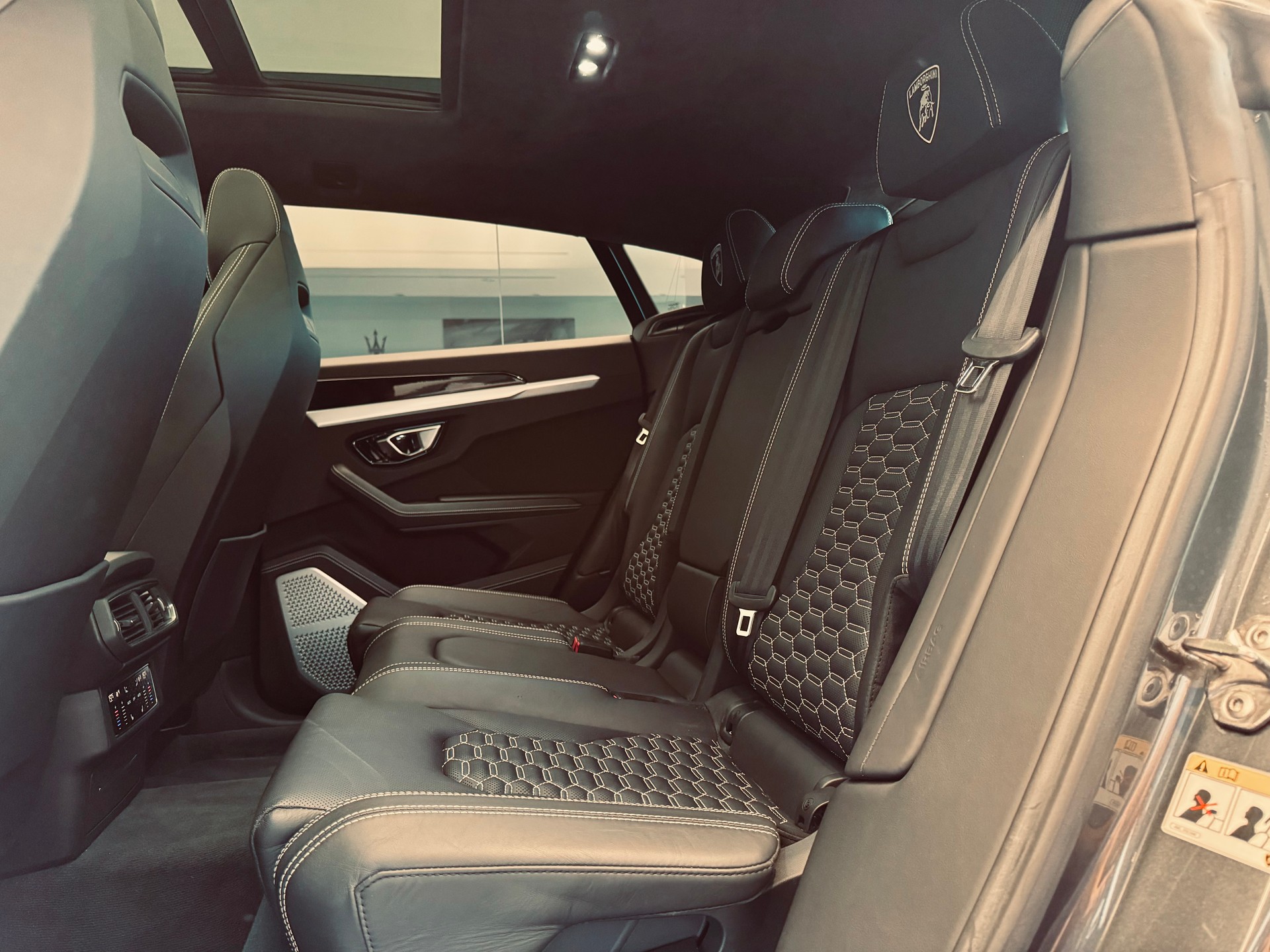 LAMBORGHINI Urus E-Gear-image-18