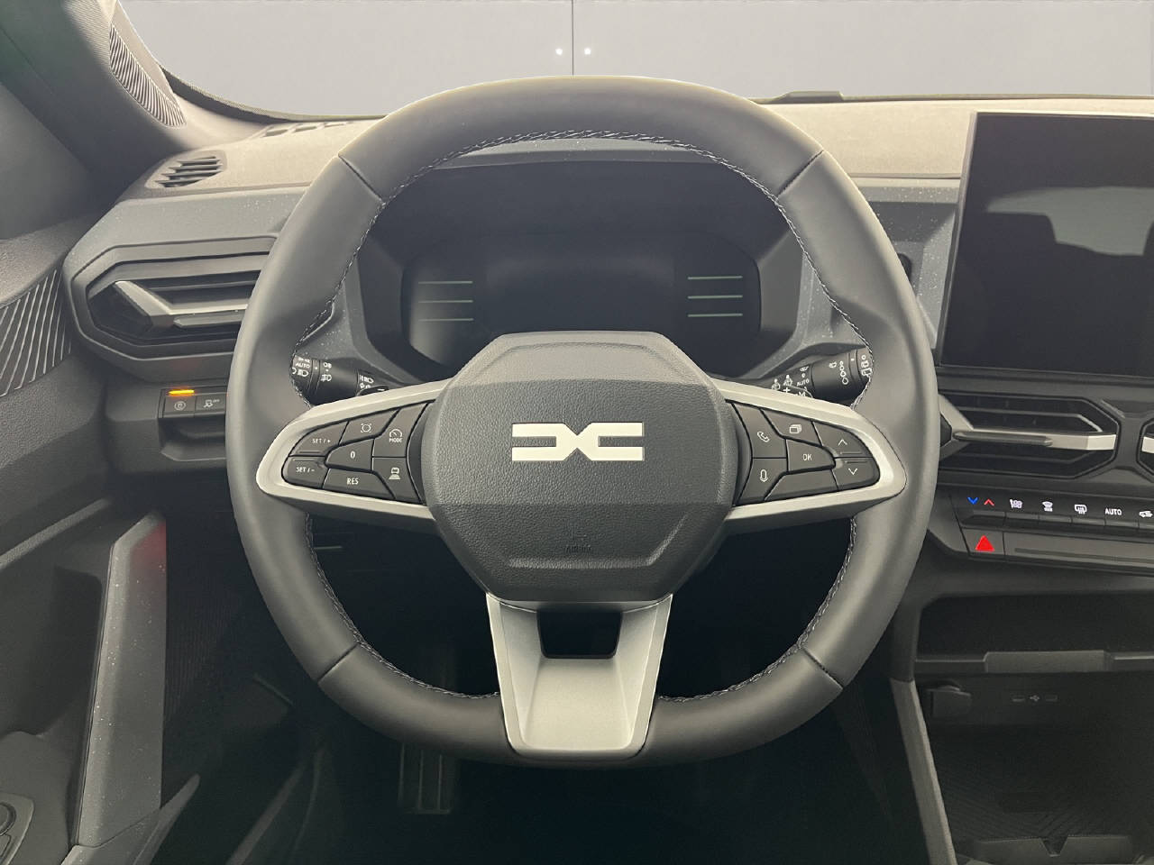 DACIA Duster 1.2 Hybrid Journey 4WD-image-9