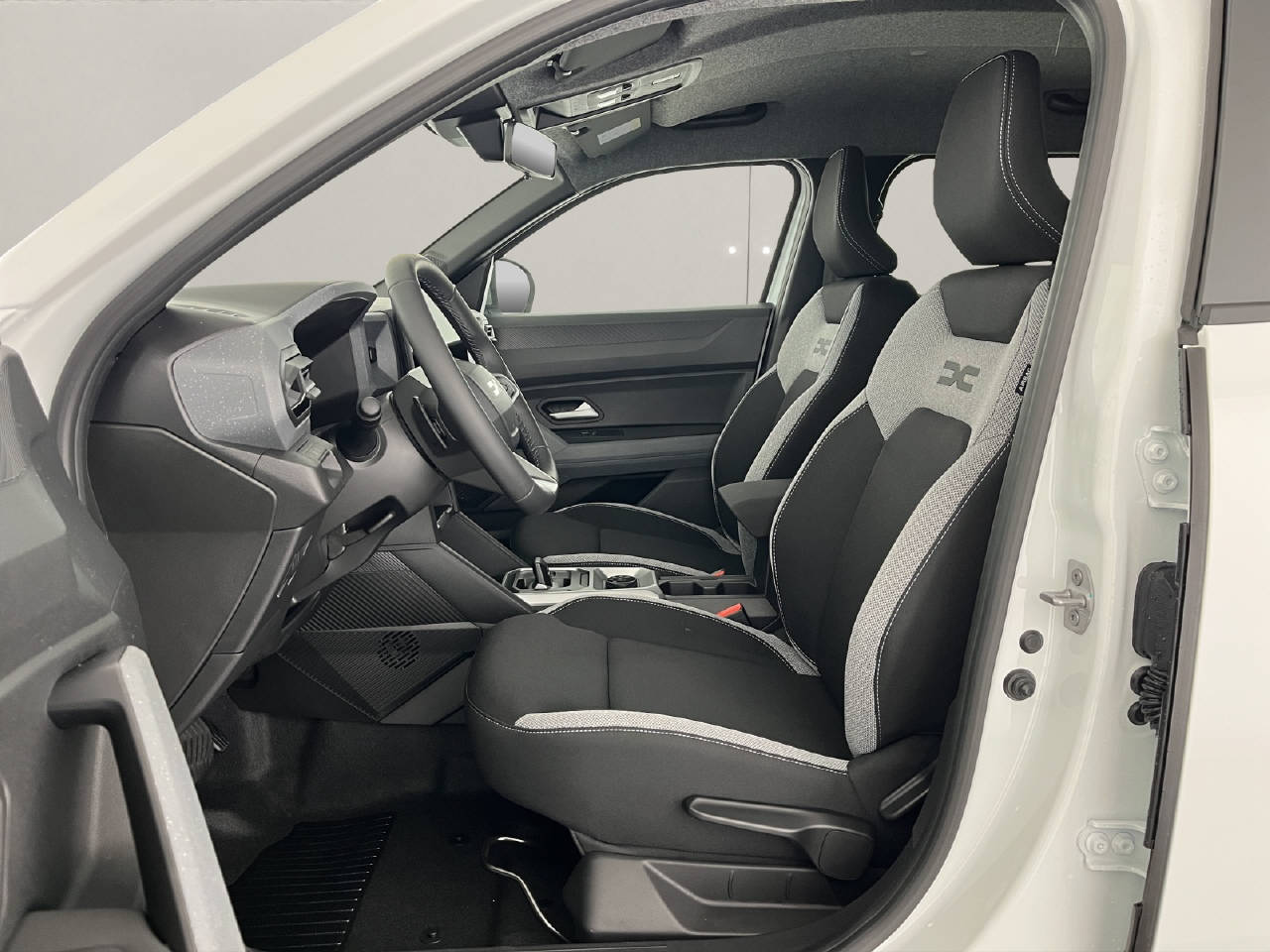 DACIA Duster 1.2 Hybrid Journey 4WD-image-7