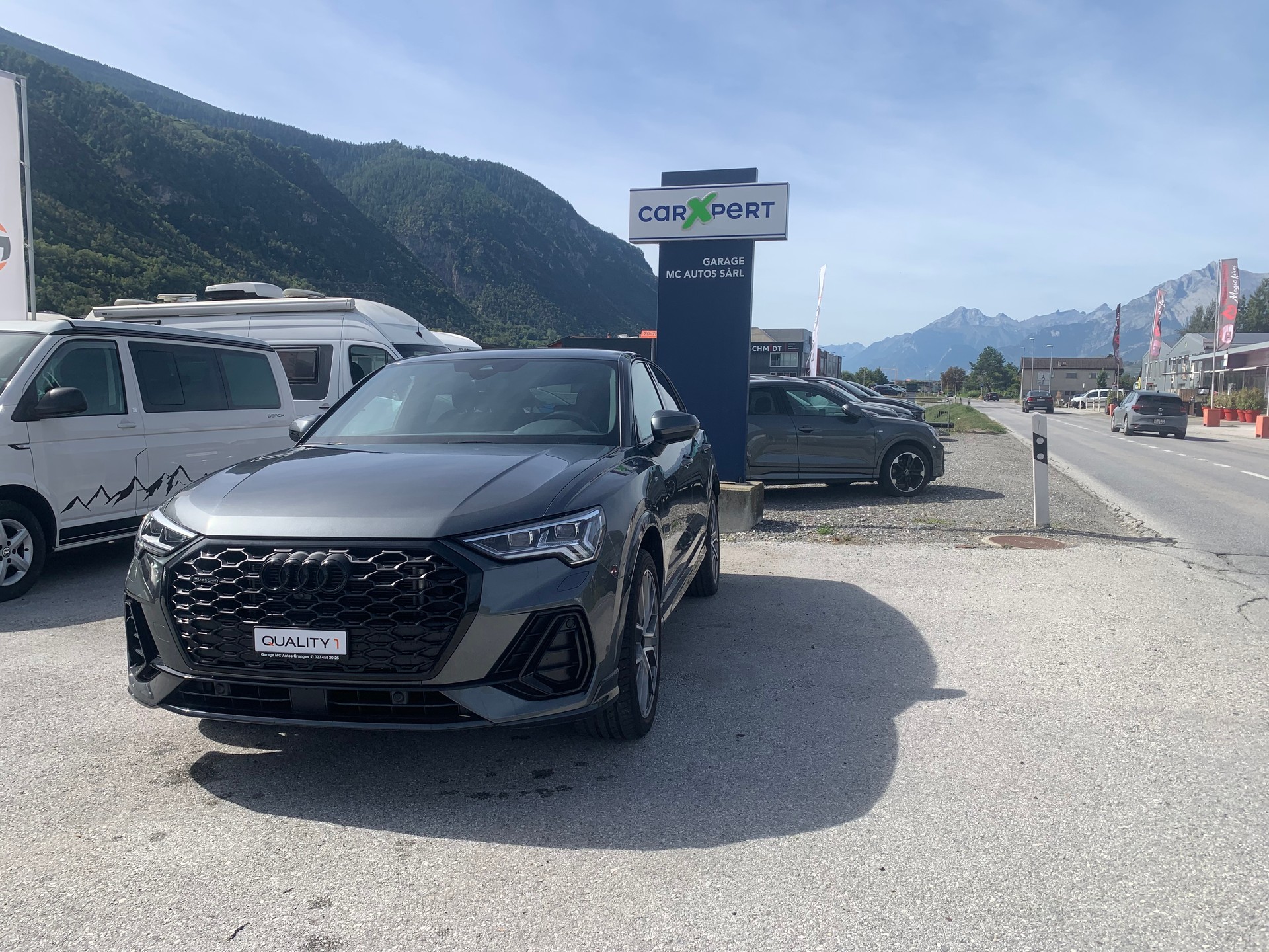 AUDI Q3 Sportback 40 TFSI S line quattro S-tronic-image-3