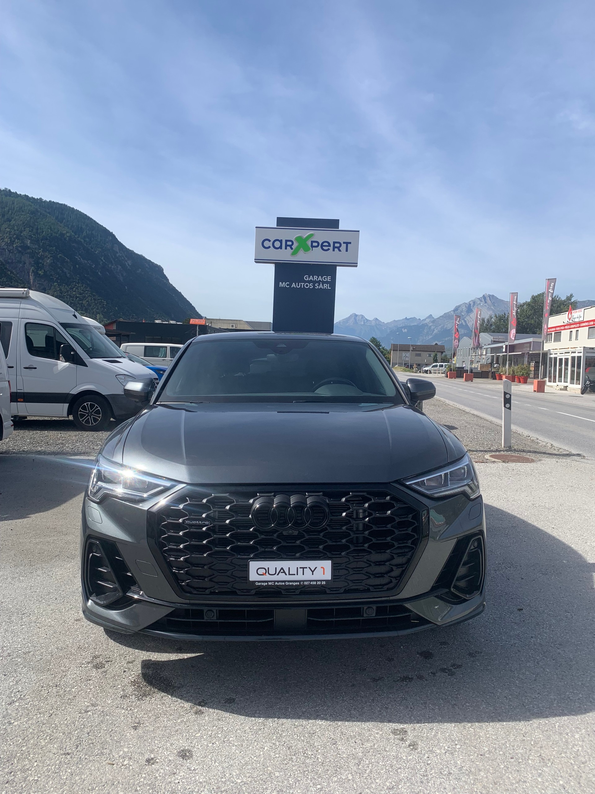 AUDI Q3 Sportback 40 TFSI S line quattro S-tronic-image-0