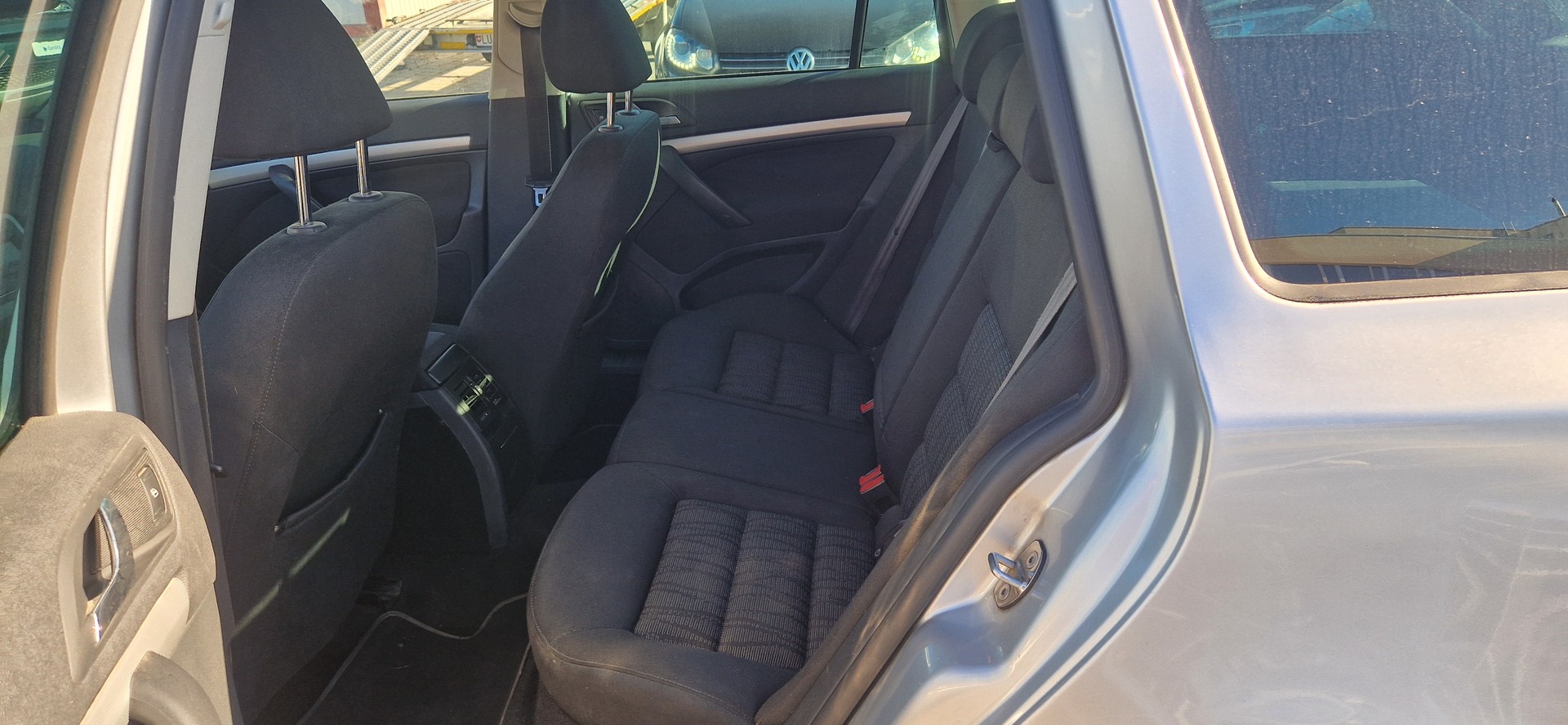 SKODA Octavia Combi 1.9 TDI Adventure 4x4-image-6
