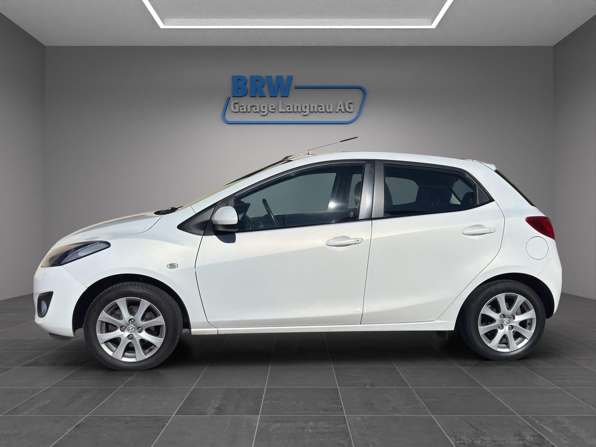 MAZDA 2 1.3i 16V Exclusive-image-1