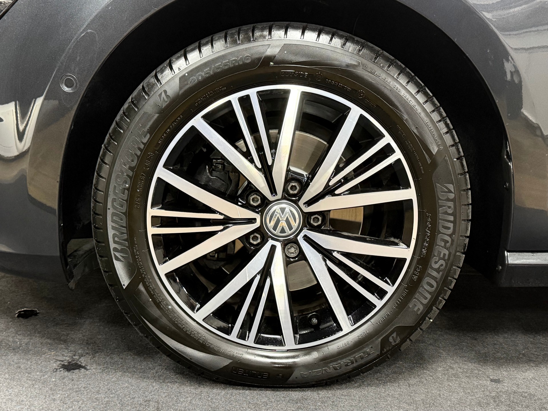 VW Golf 2.0 TDI Allstar DSG-image-28