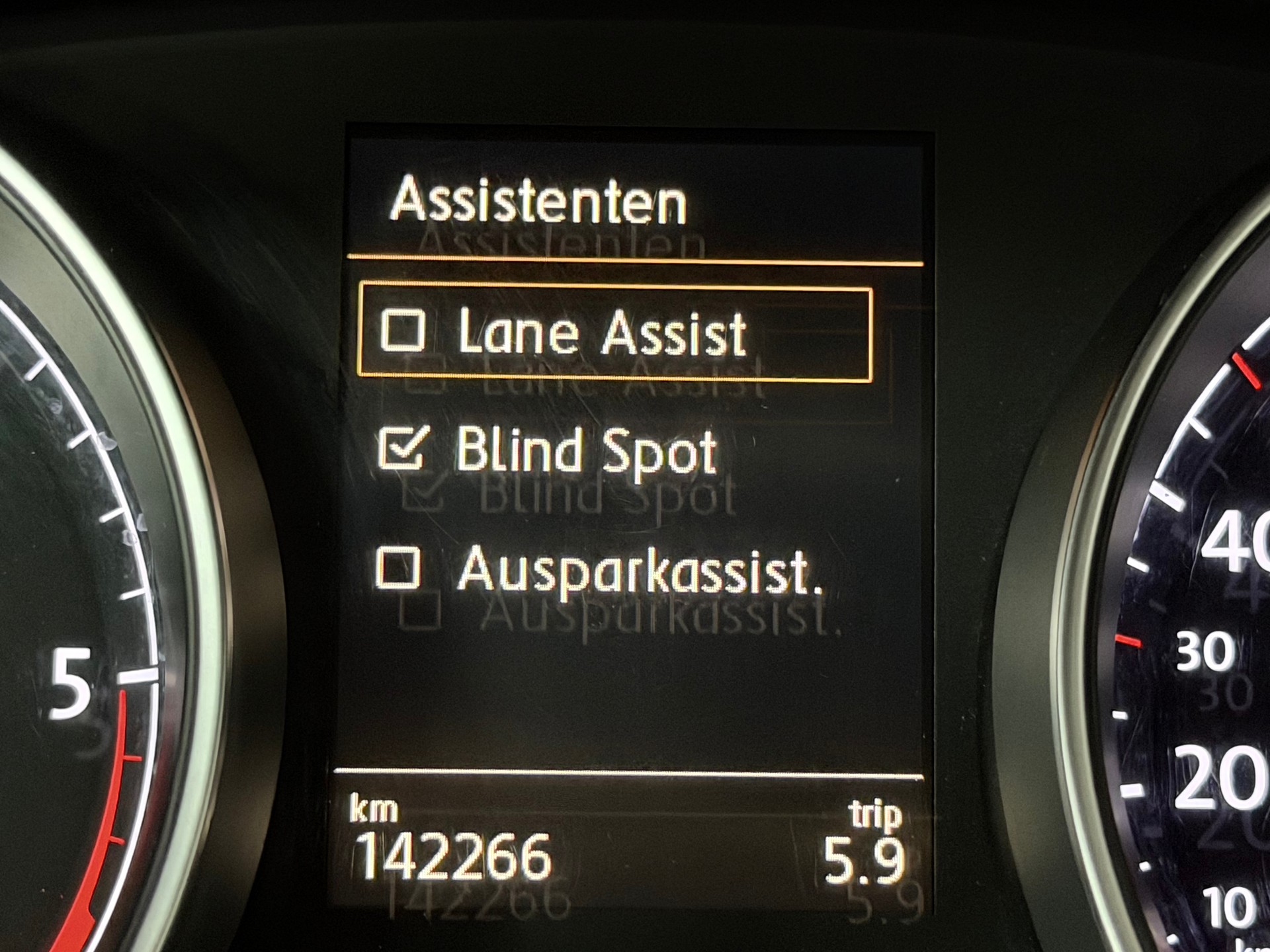 VW Golf 2.0 TDI Allstar DSG-image-15
