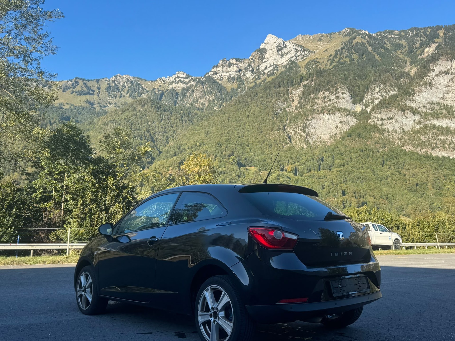 SEAT Ibiza SC 1.6 Sport-image-13