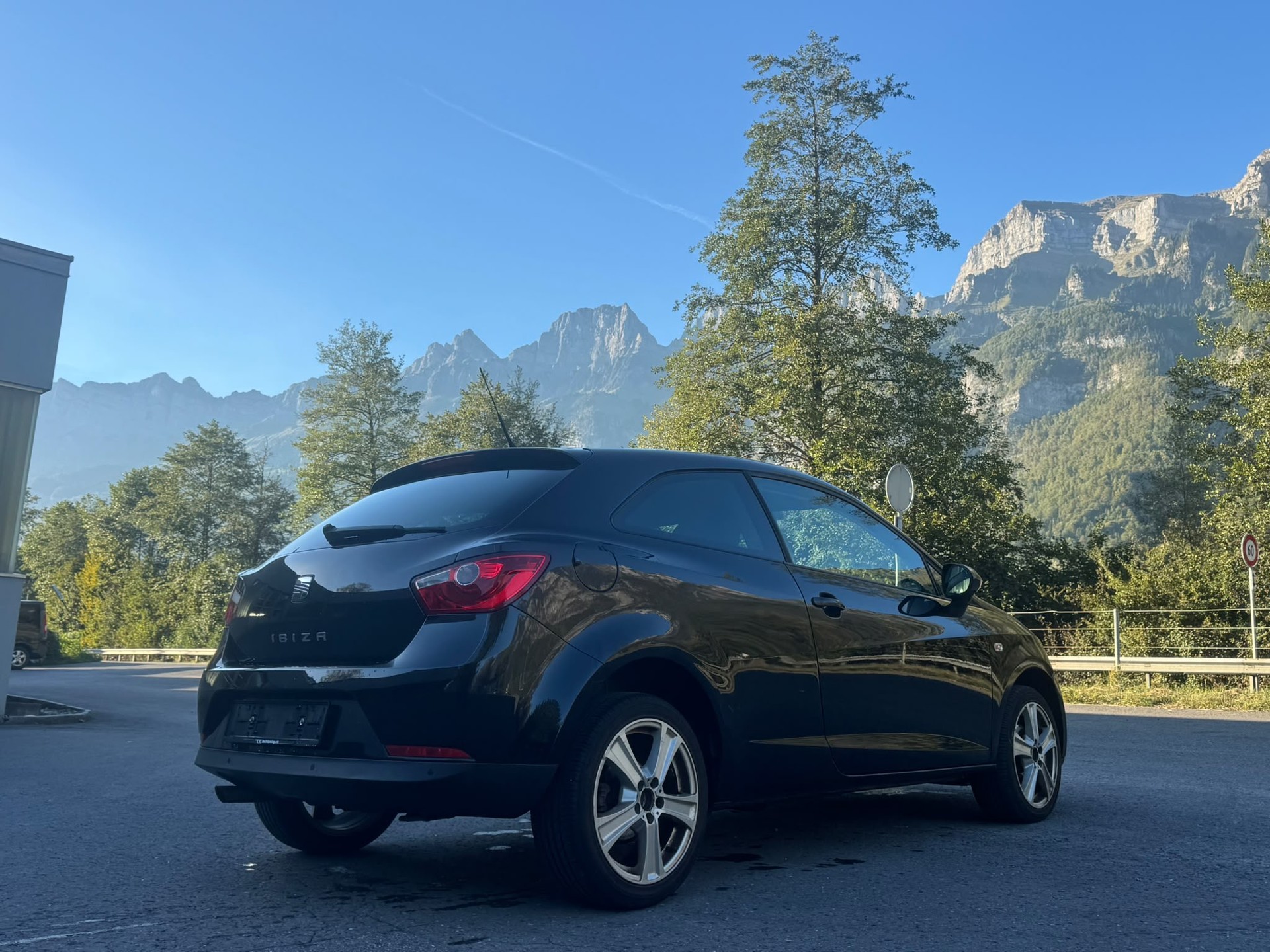 SEAT Ibiza SC 1.6 Sport-image-12