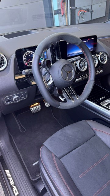 MERCEDES-BENZ GLA 45 S AMG 4matic+-image-4