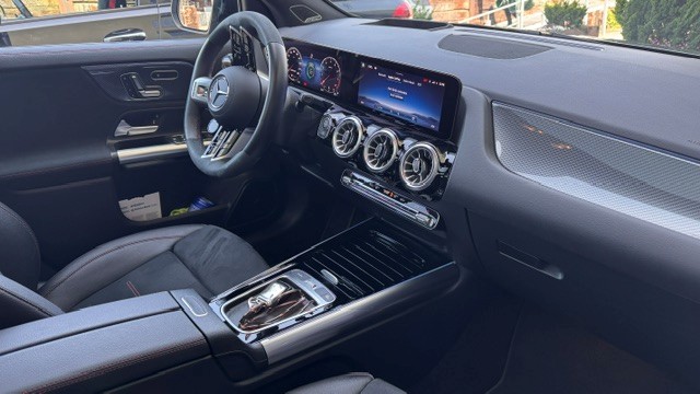 MERCEDES-BENZ GLA 45 S AMG 4matic+-image-3