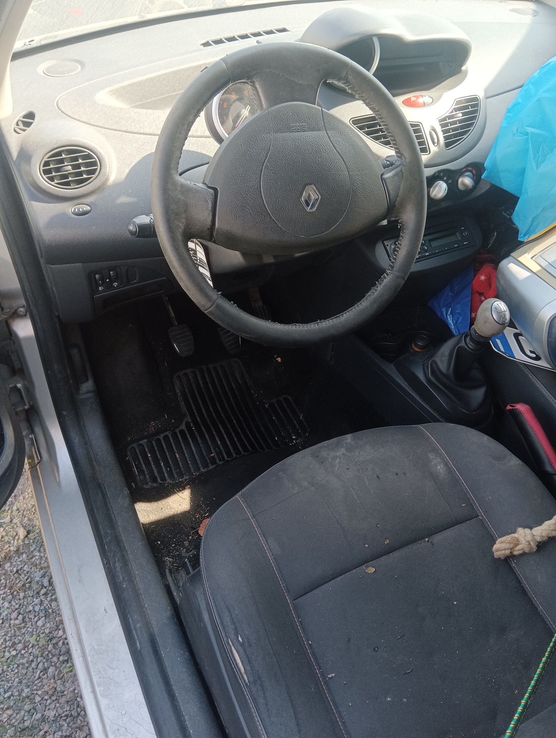 RENAULT Twingo 1.2 16V Initiale-image-2
