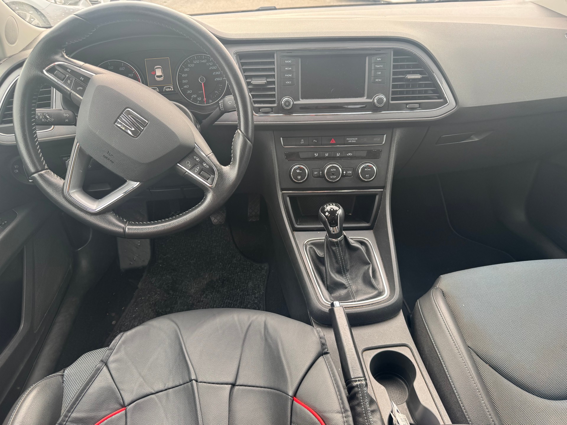 SEAT Leon 1.4 TSI Style ITECH-image-6