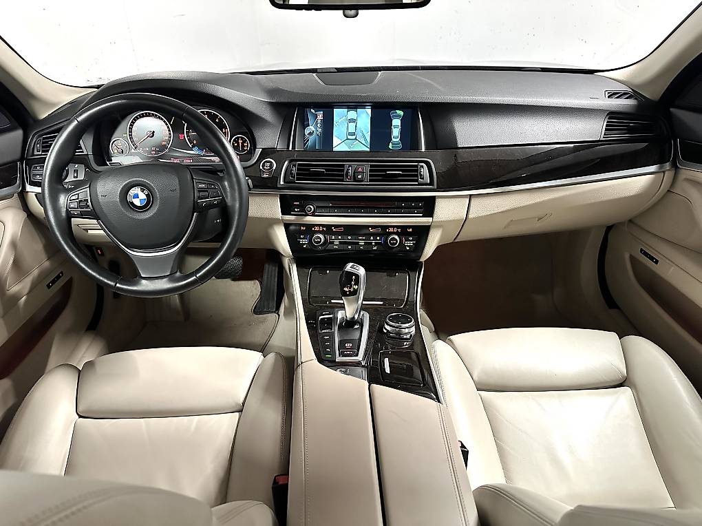 BMW 520d xDrive Luxury Line Steptronic-image-3