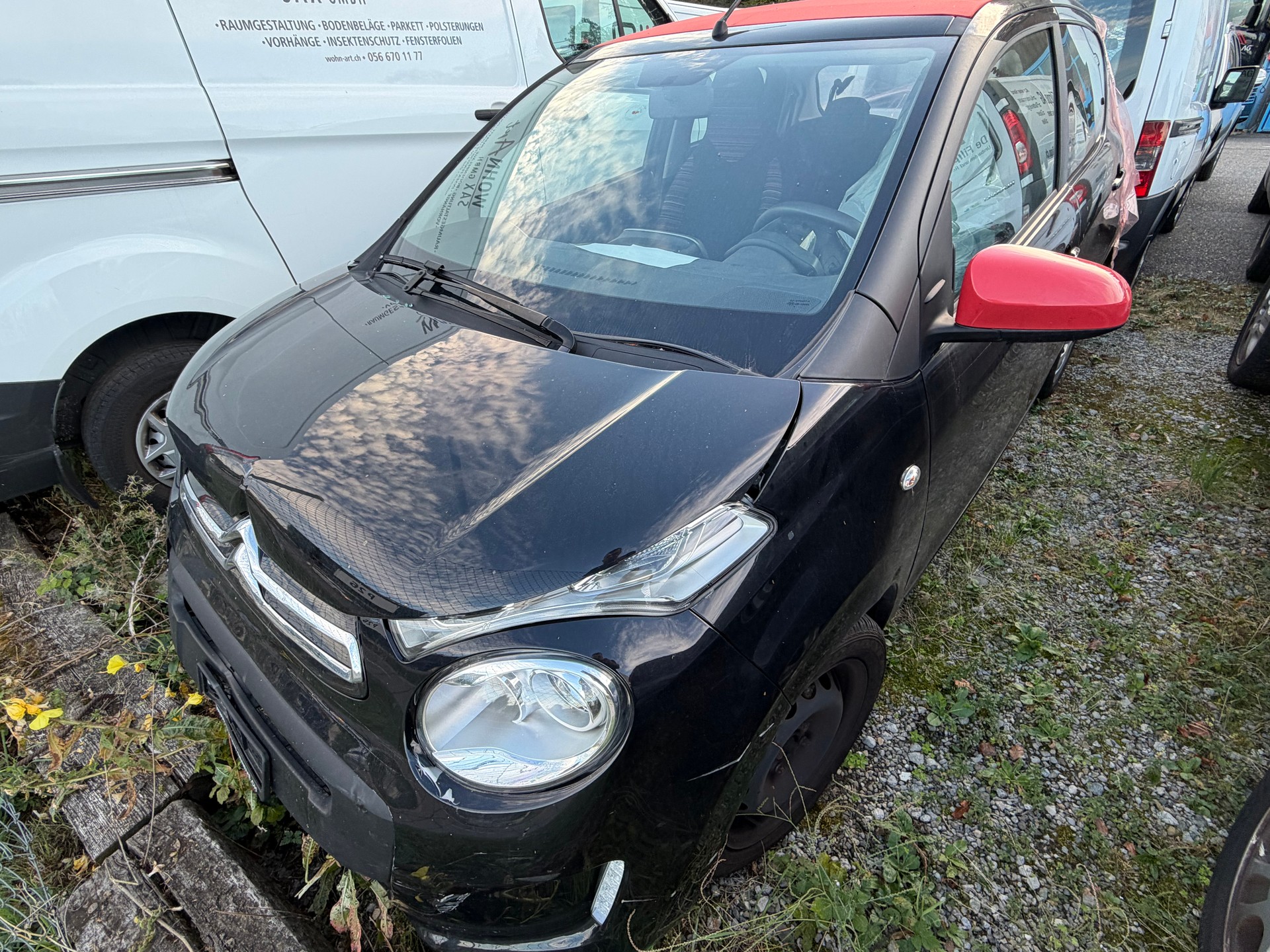 CITROEN C1 1.0 e-VTi Stop&Start Swiss&Me-image-1
