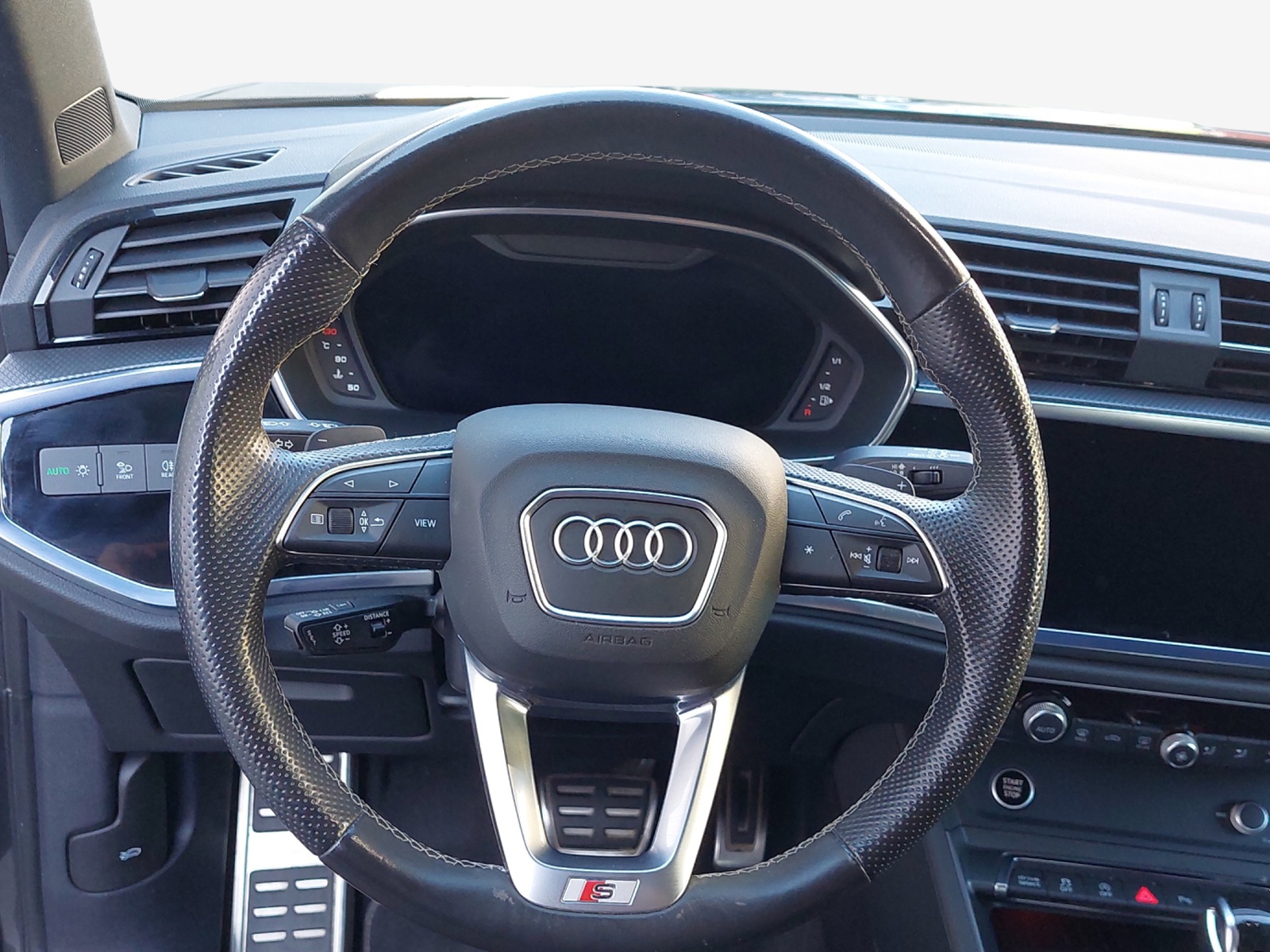 AUDI Q3 35 TFSI S line Attraction S-tronic-image-9