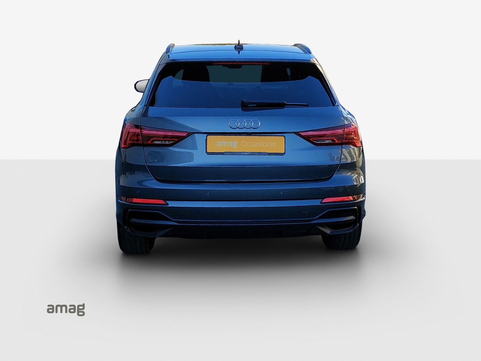 AUDI Q3 35 TFSI S line Attraction S-tronic-showroom-element-3