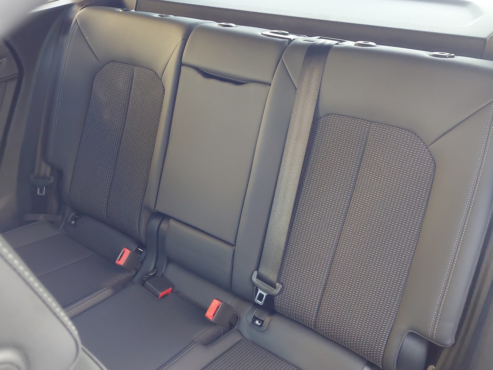 AUDI Q3 35 TFSI S line Attraction S-tronic-image-11