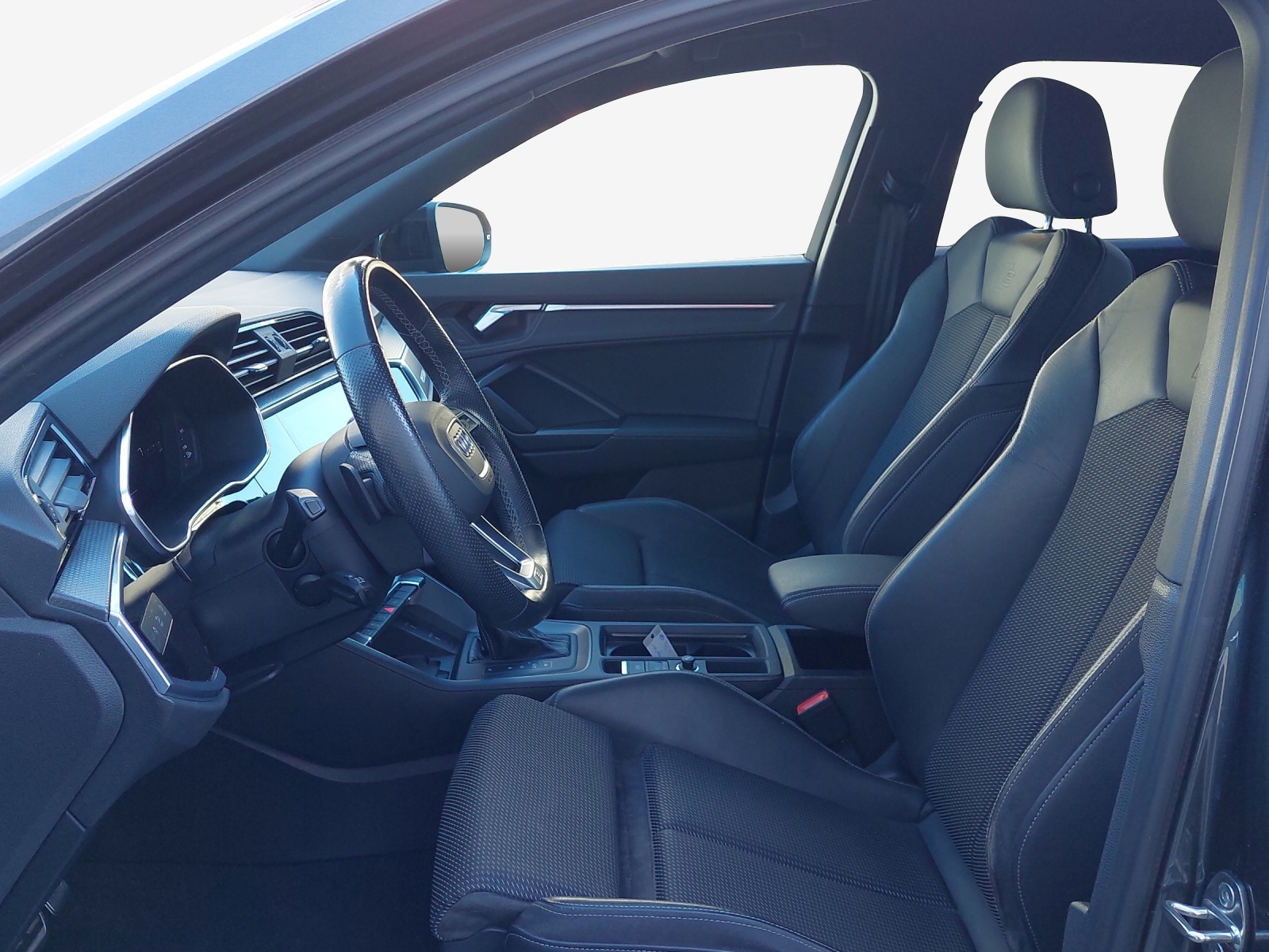 AUDI Q3 35 TFSI S line Attraction S-tronic-image-7