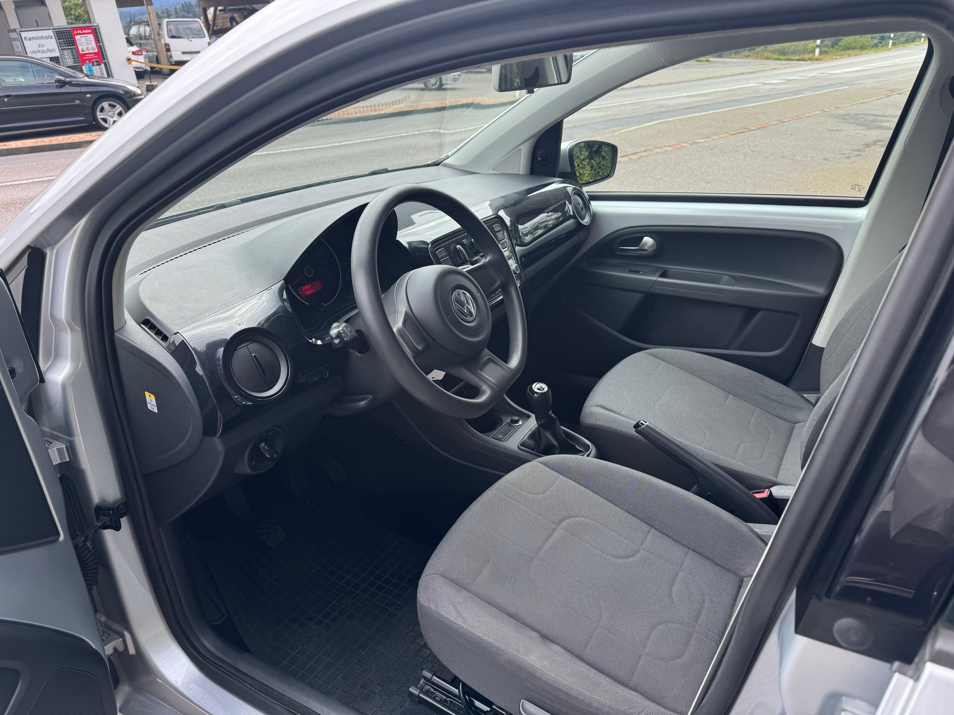 VW Up 1.0 move up-image-7
