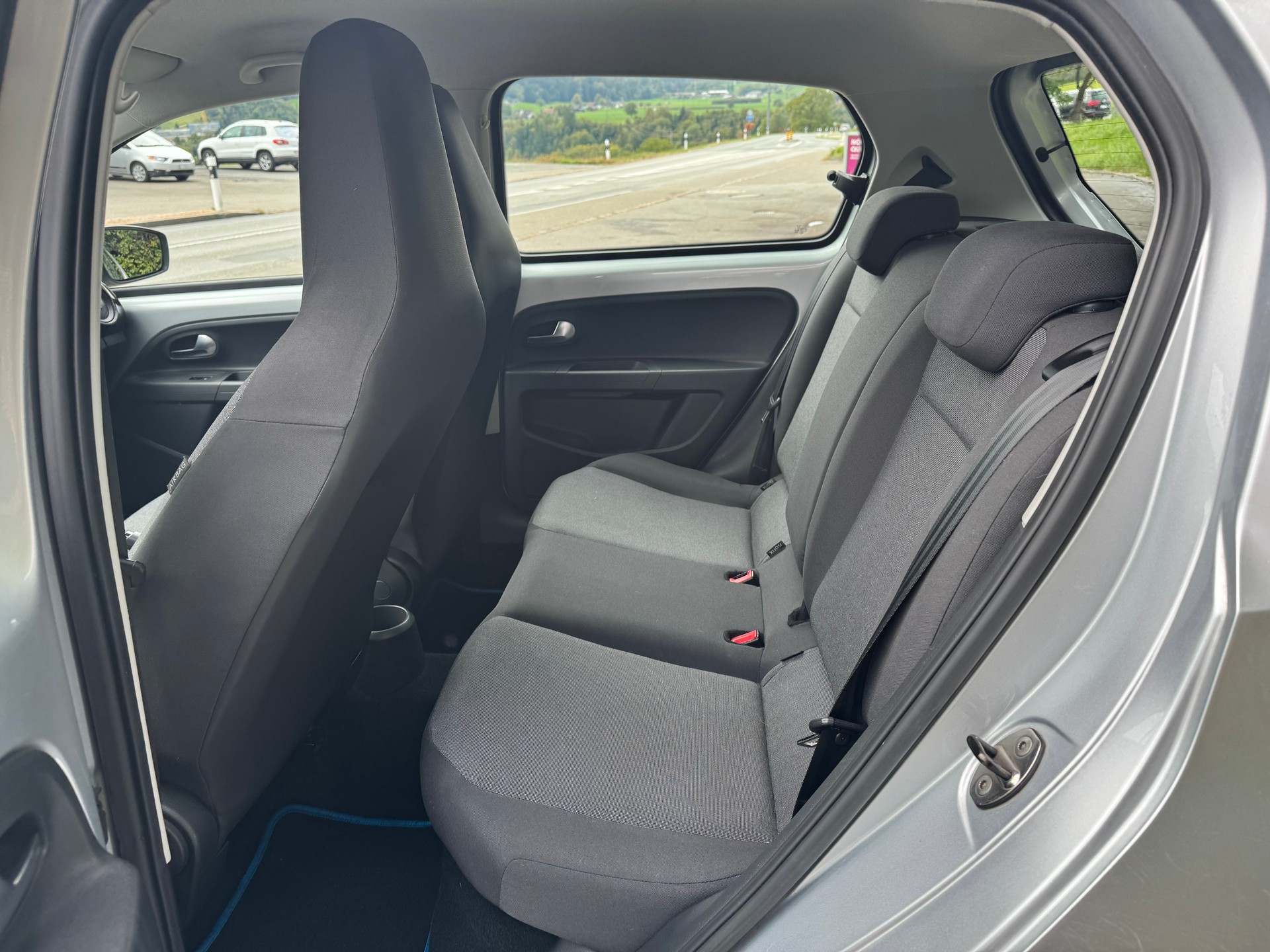 VW Up 1.0 move up-image-8