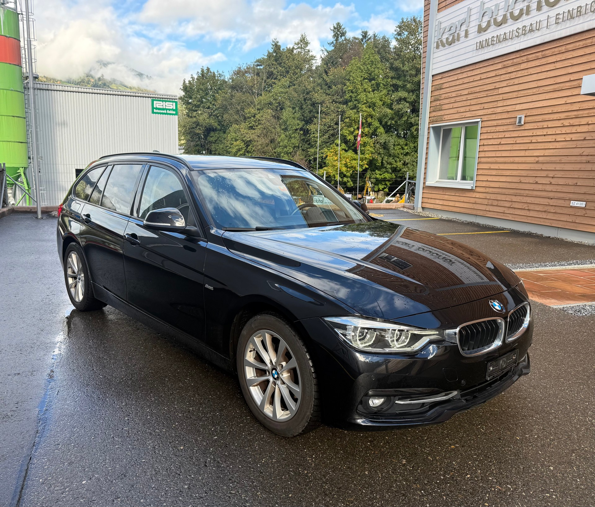 BMW 320d xDrive Touring Sport Line Steptronic-image-1