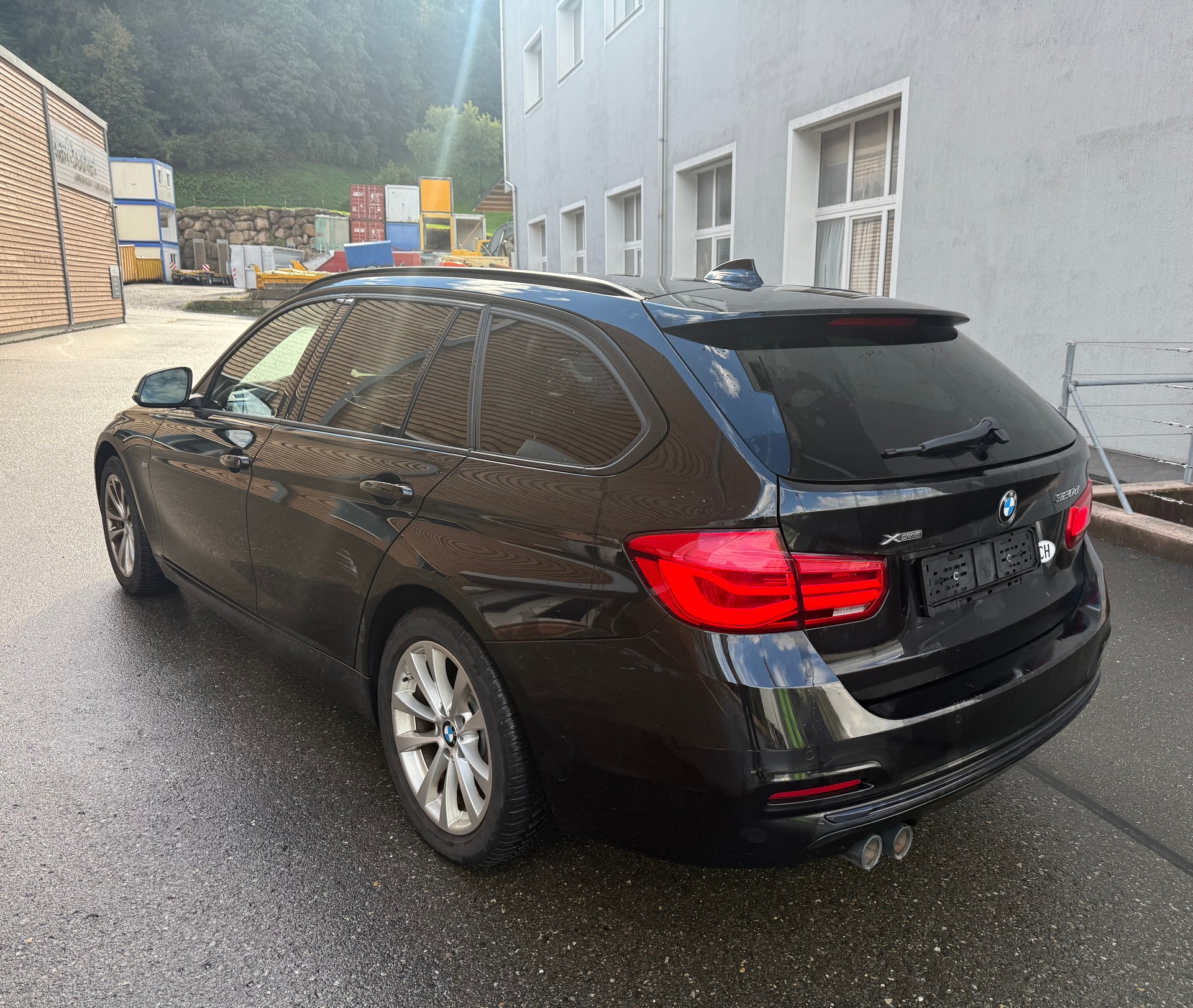 BMW 320d xDrive Touring Sport Line Steptronic-image-3