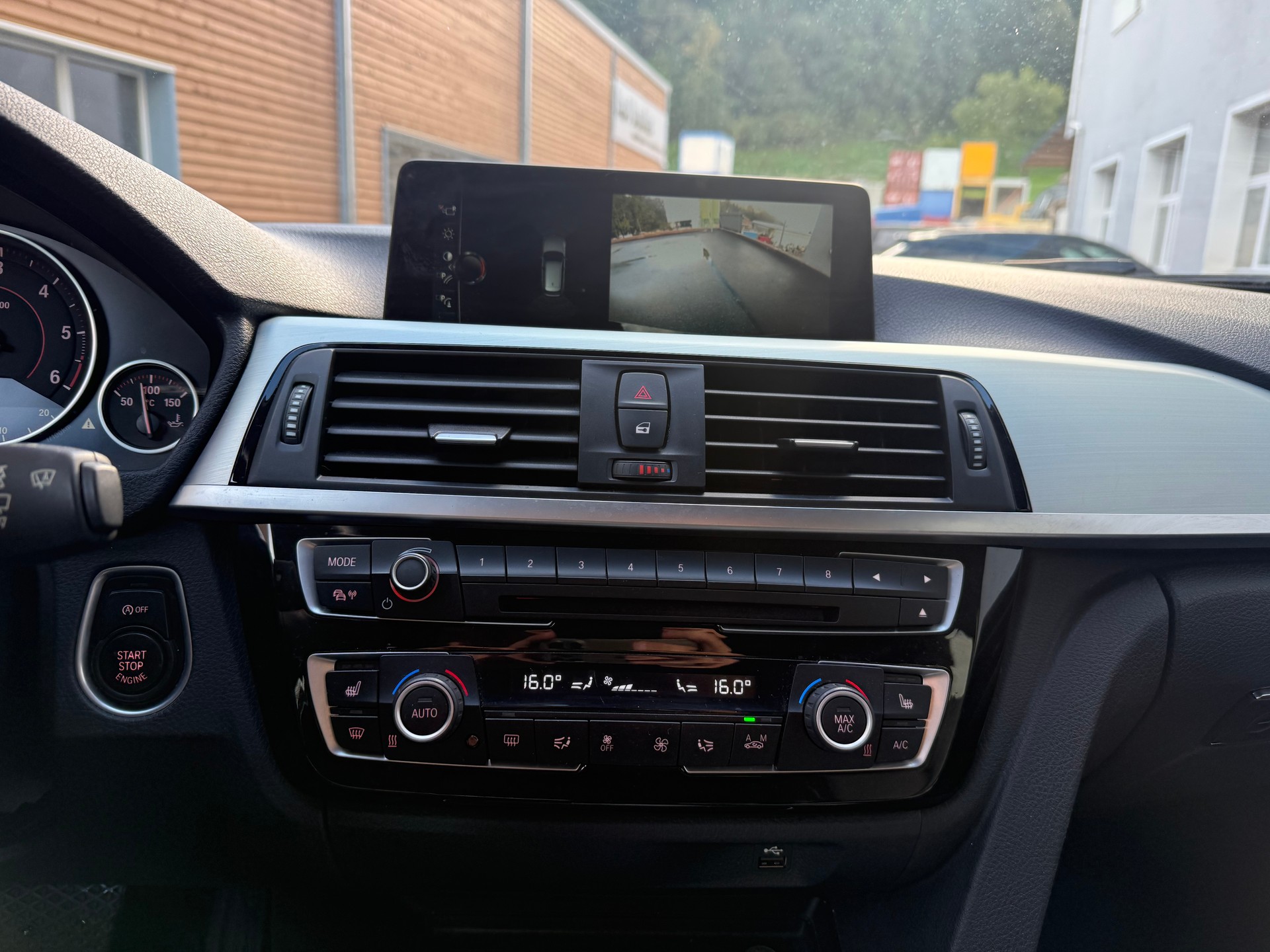 BMW 320d xDrive Touring Sport Line Steptronic-image-7
