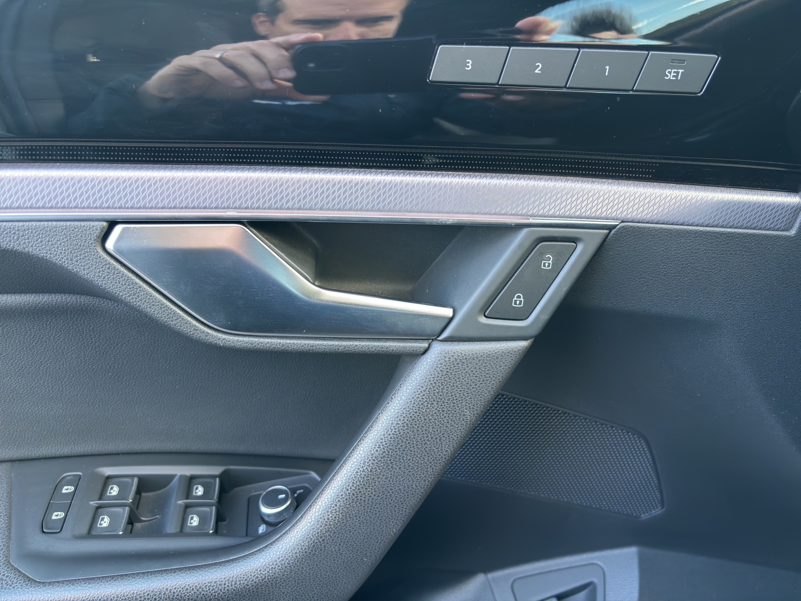 VW Touareg 3.0 TDI R Line Tiptronic mit AHK, Sitzbelüftung & Panorama-Ausstell-/Schiebedach-image-30