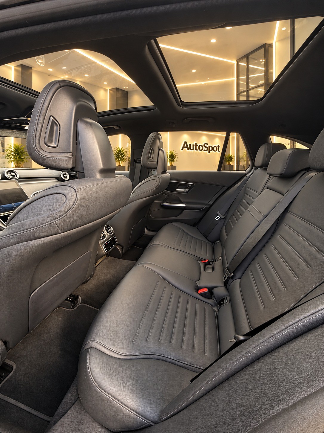 MERCEDES-BENZ C 220 d T AMG Line-image-5