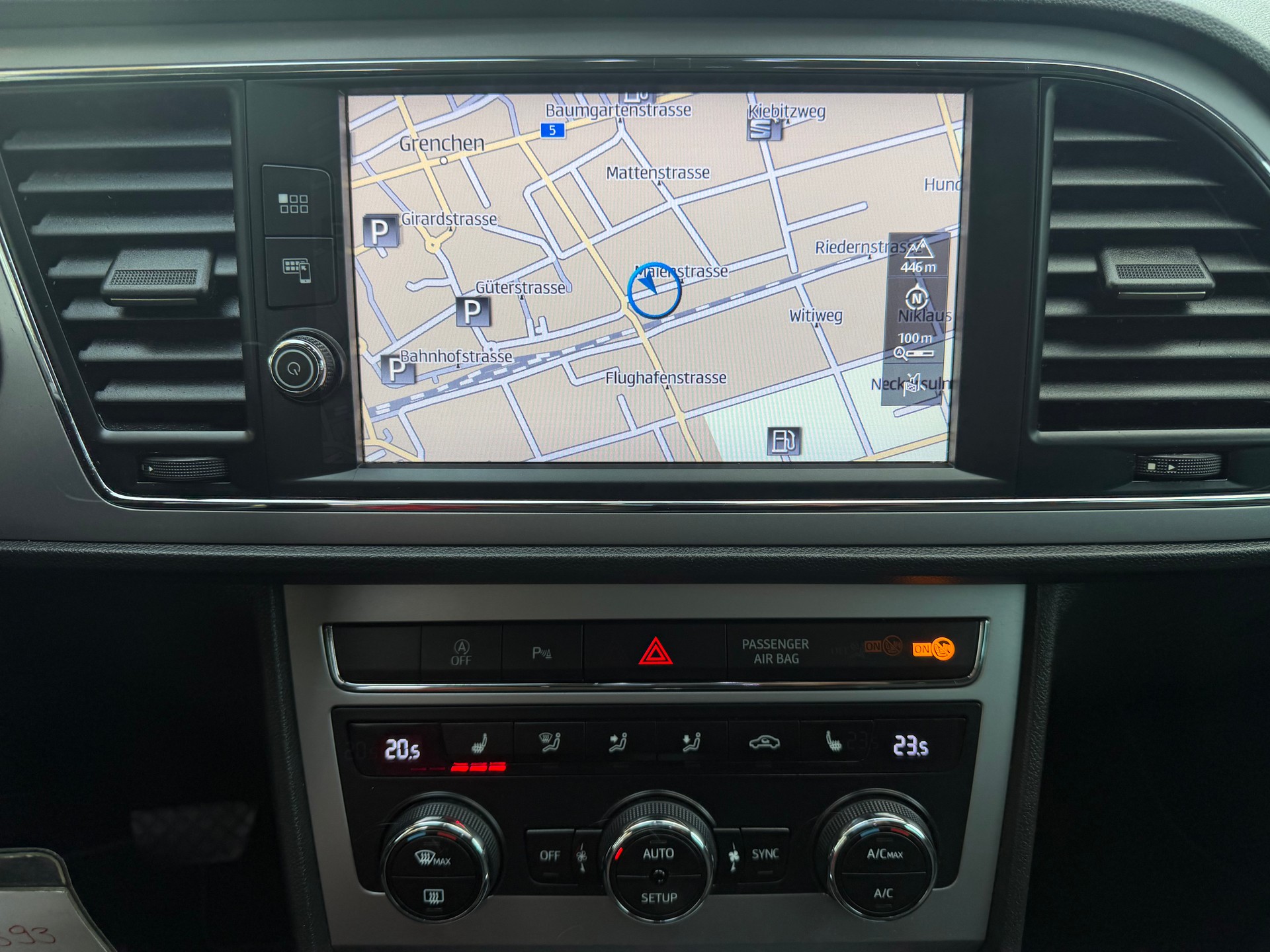 SEAT Leon ST 2.0 TDI Style DSG * Leder * Gr. Navi * Xenon * Klima-auto * PDC v&h * Tempomat * Ab MFK-image-7