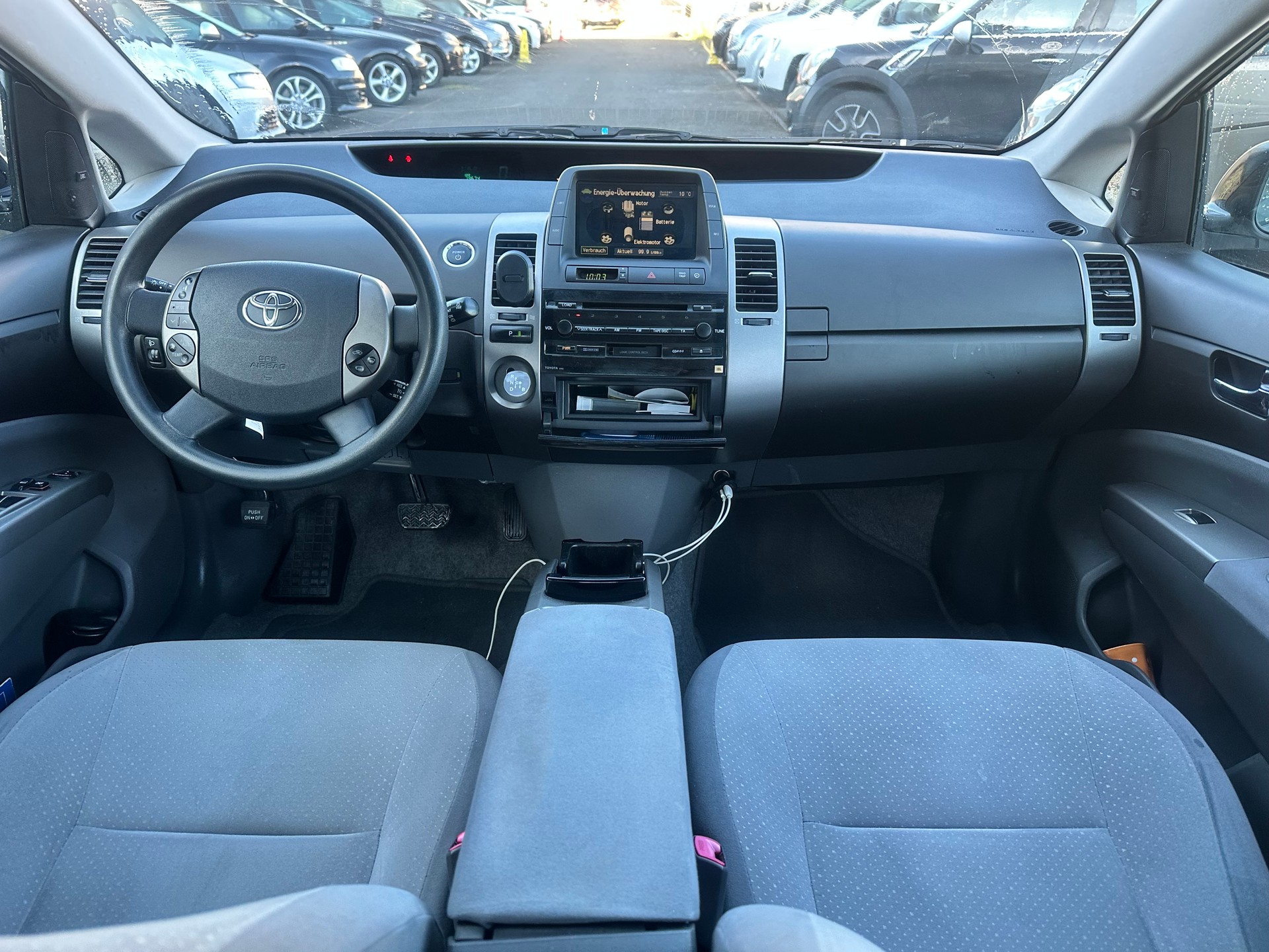 TOYOTA Prius 1.5 16V Hybrid-image-11