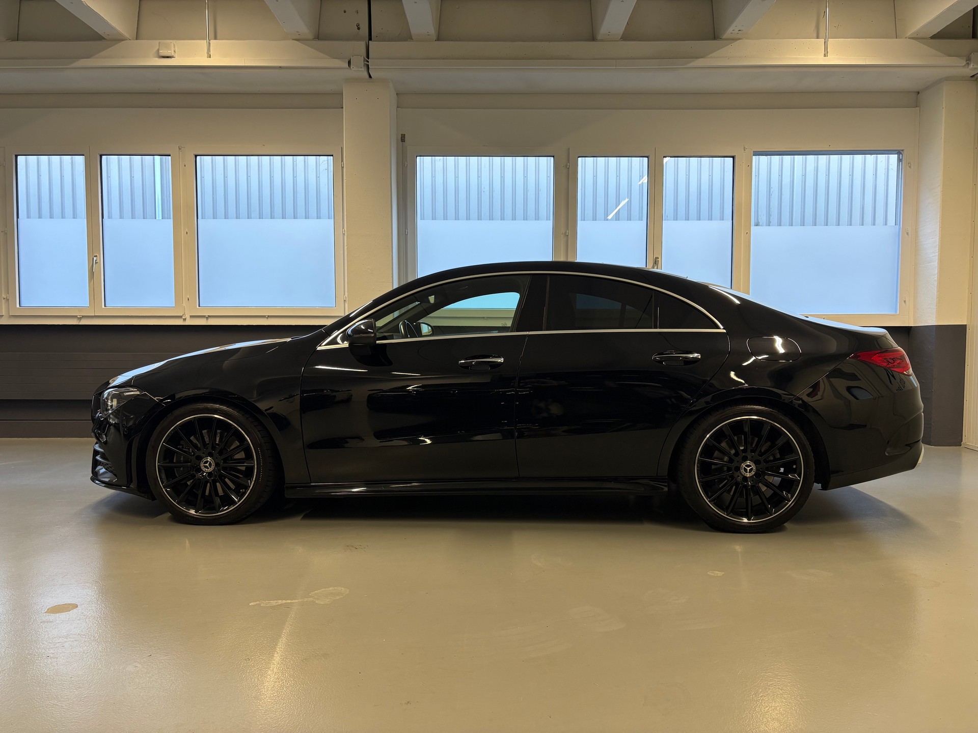MERCEDES-BENZ CLA 250 4Matic AMG Line 7G-DCT-image-2
