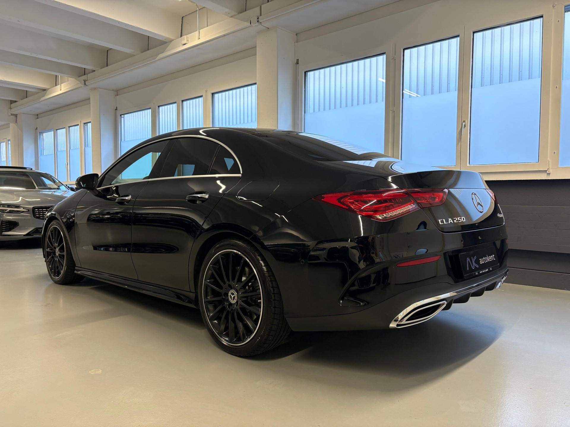 MERCEDES-BENZ CLA 250 4Matic AMG Line 7G-DCT-image-3